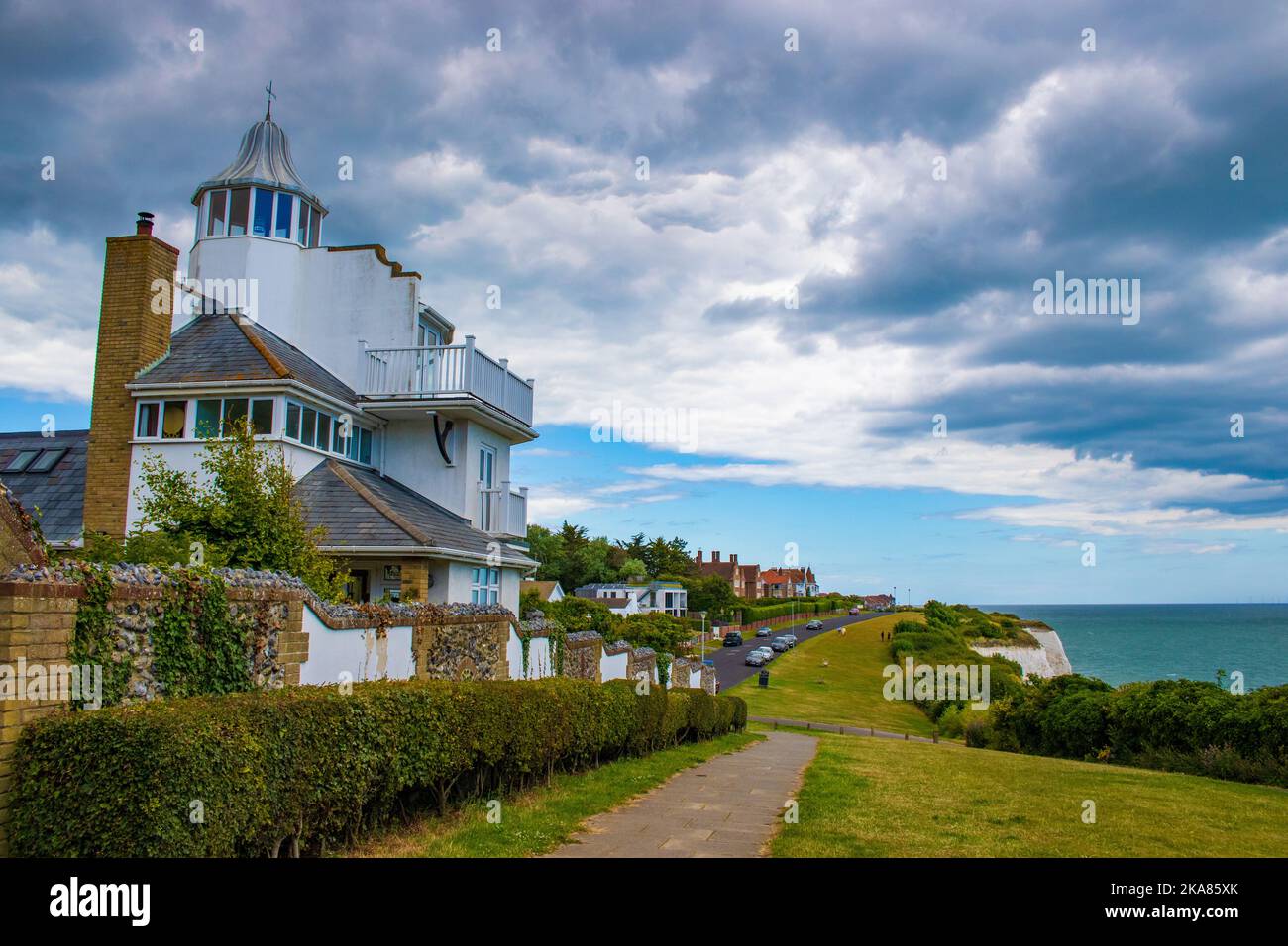 King VI Memorial ParkFormer estate featuring walking trails