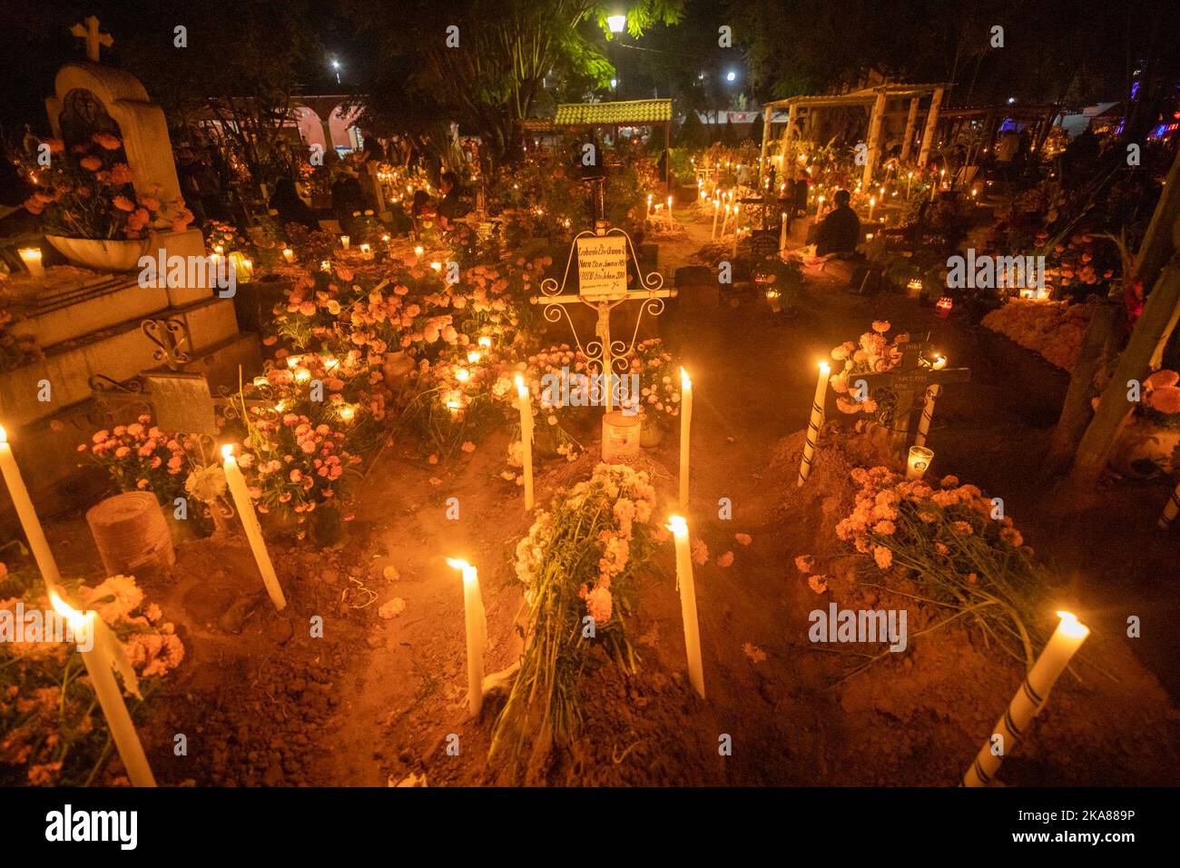 Oaxaca, Mexico. 31st Oct, 2022. View of a cemetery lit and decorated ...