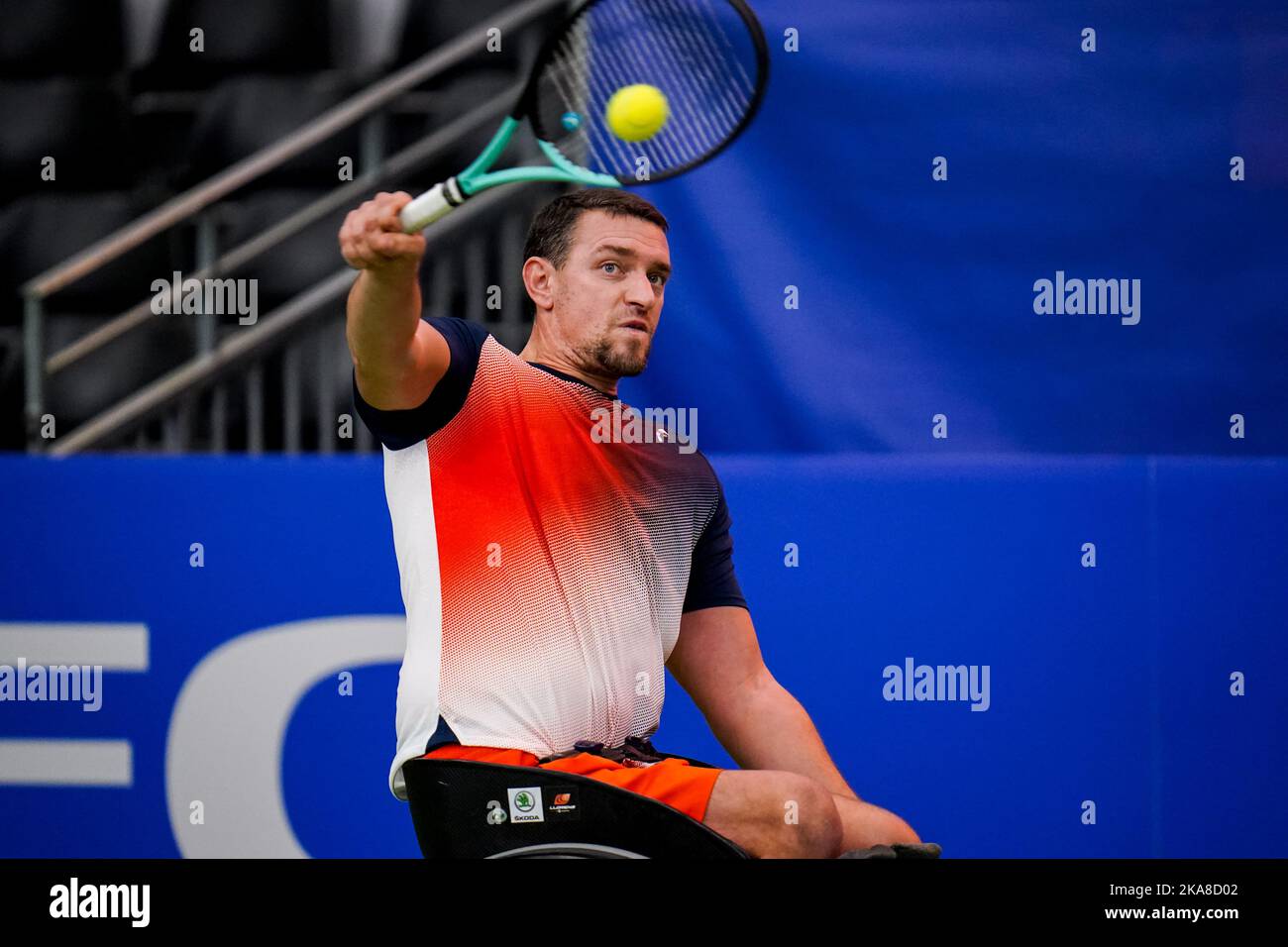 OSS, NETHERLANDS - NOVEMBER 1: Joachim Gerard of Belgium plays a backhand in his match against Gustavo Fernandez of Argentina during Day 3 of the 2022 ITF Wheelchair Tennis Masters at Sportcentrum de Rusheuvel on November 1, 2022 in Oss, Netherlands (Photo by Rene Nijhuis/Orange Pictures) Stock Photo