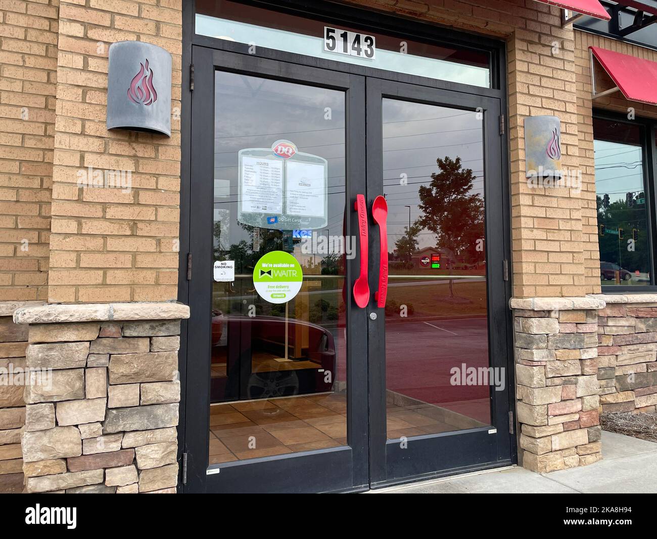 Dairy queen exterior hires stock photography and images Alamy