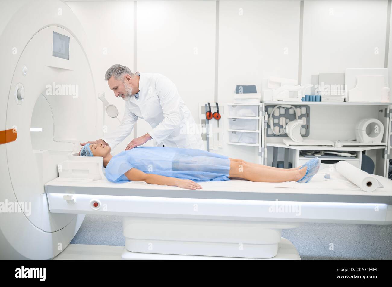 Mri Procedute Female patient having MRI procedure in the clinic Stock Photo - Alamy