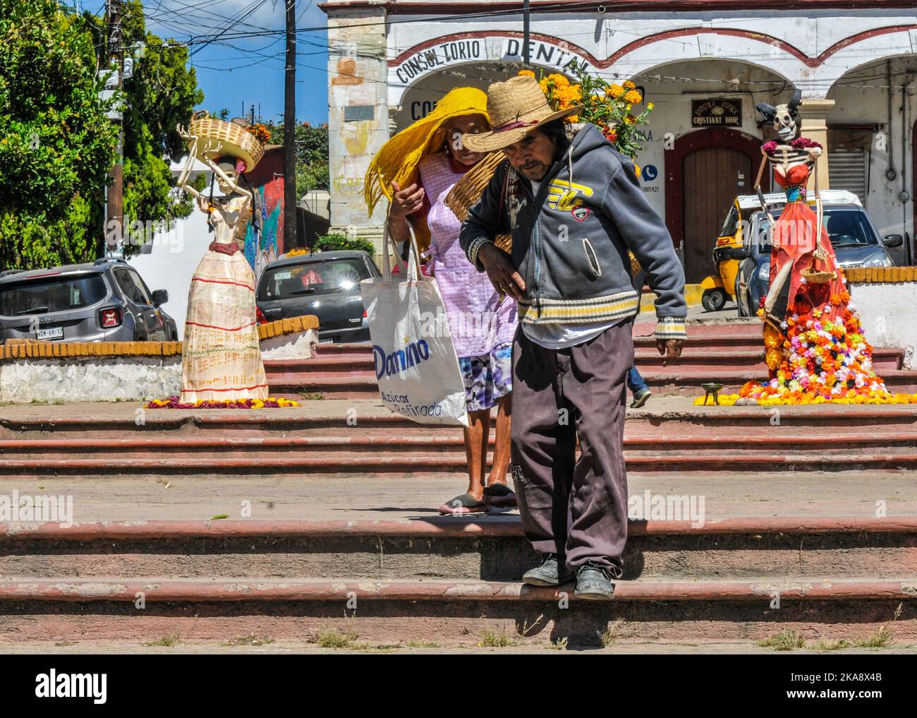 Villa de Etla, Oaxaca. 31st Oct, 2022. Vendors of the Porfirio Diaz ...