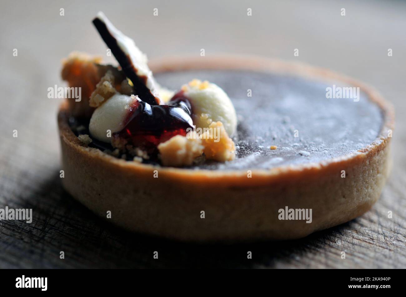 Cakes and tarts Stock Photo Alamy