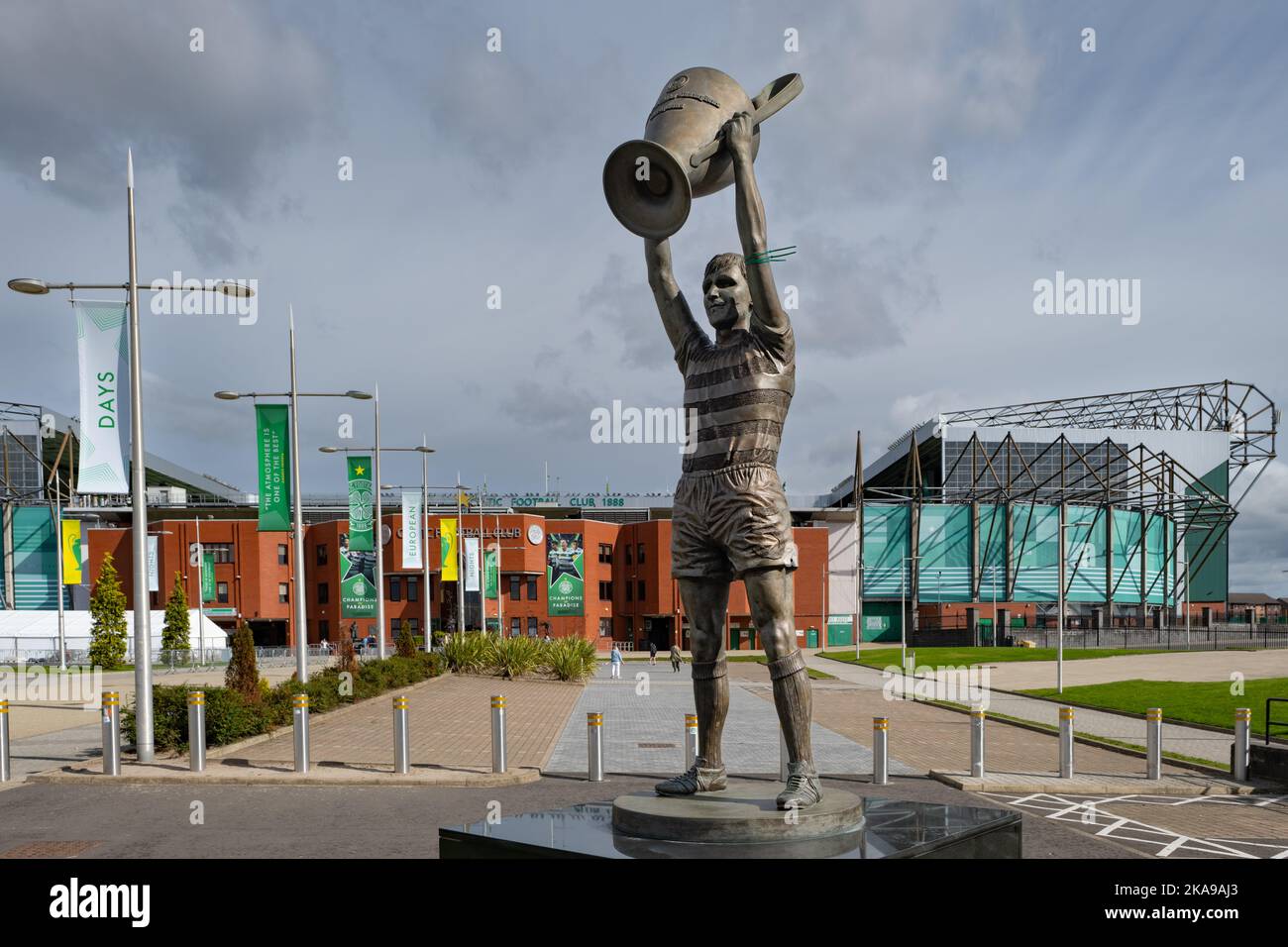 The billy mcneill statue outside celtic park hires stock photography and images Alamy