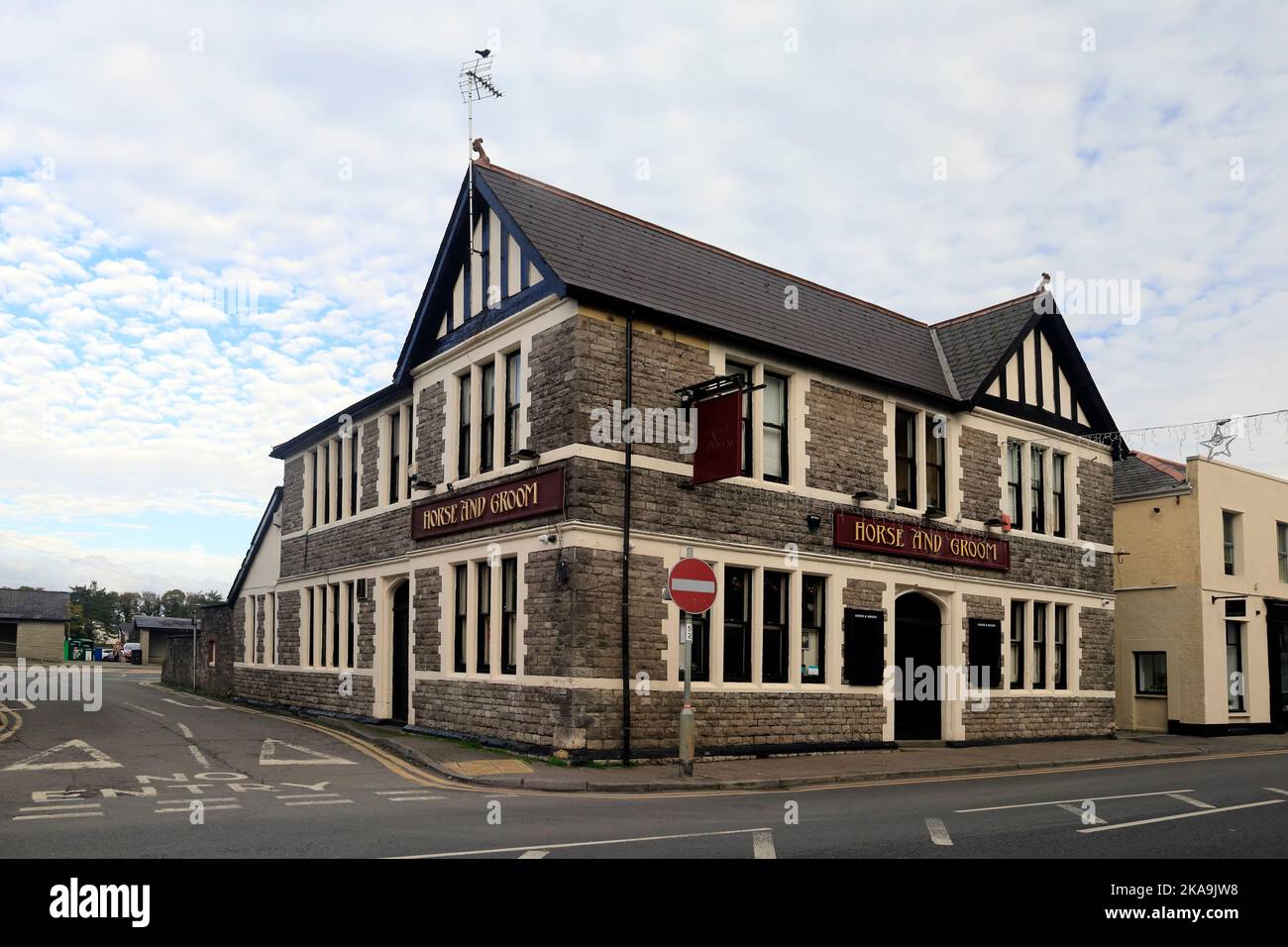 Horse and Groom Public House, Cowbridge High Street, South Wales, UK