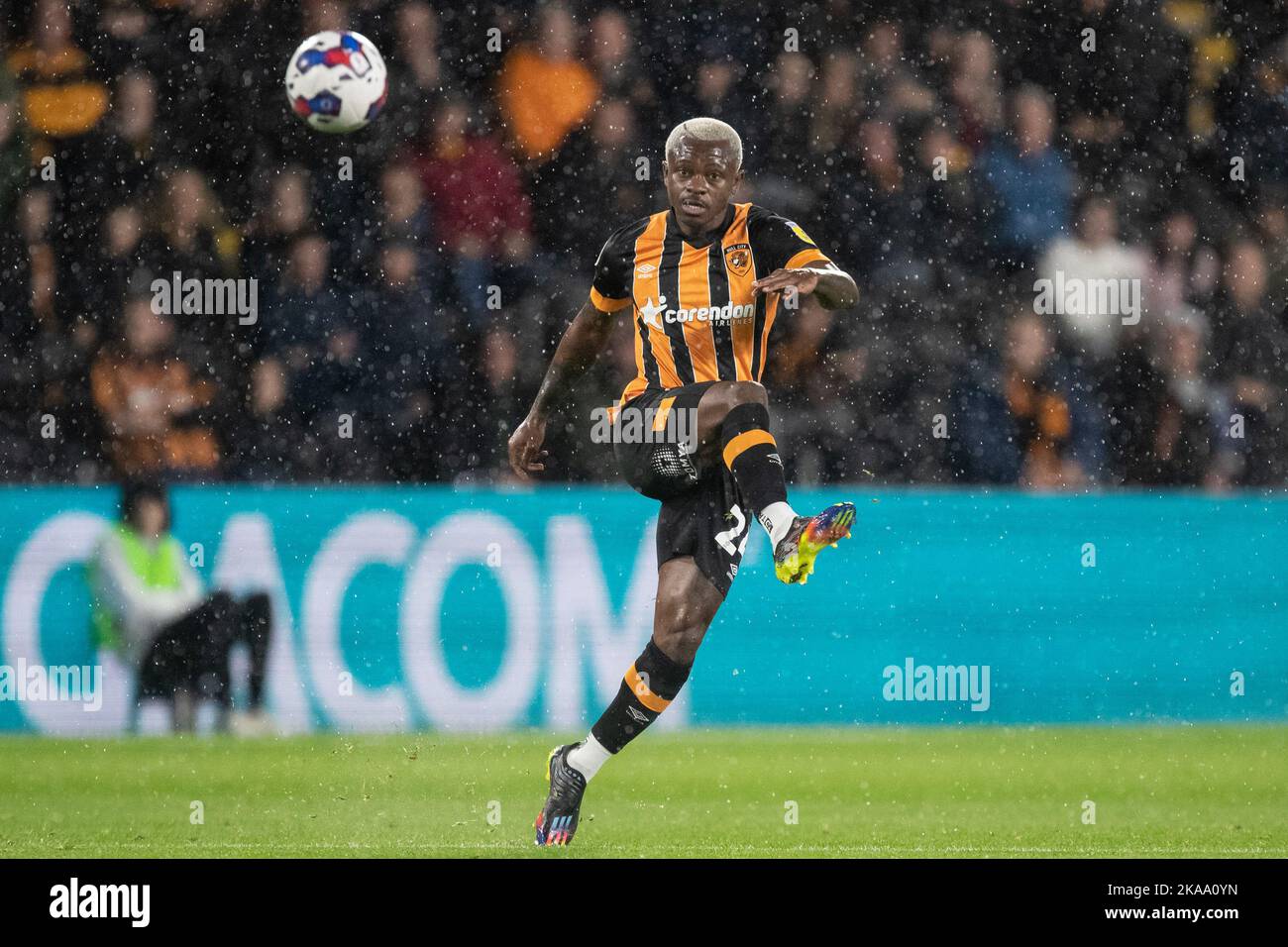 Jean Michaël Seri 24 of Hull City in action during the Sky Bet Championship match Hull City vs