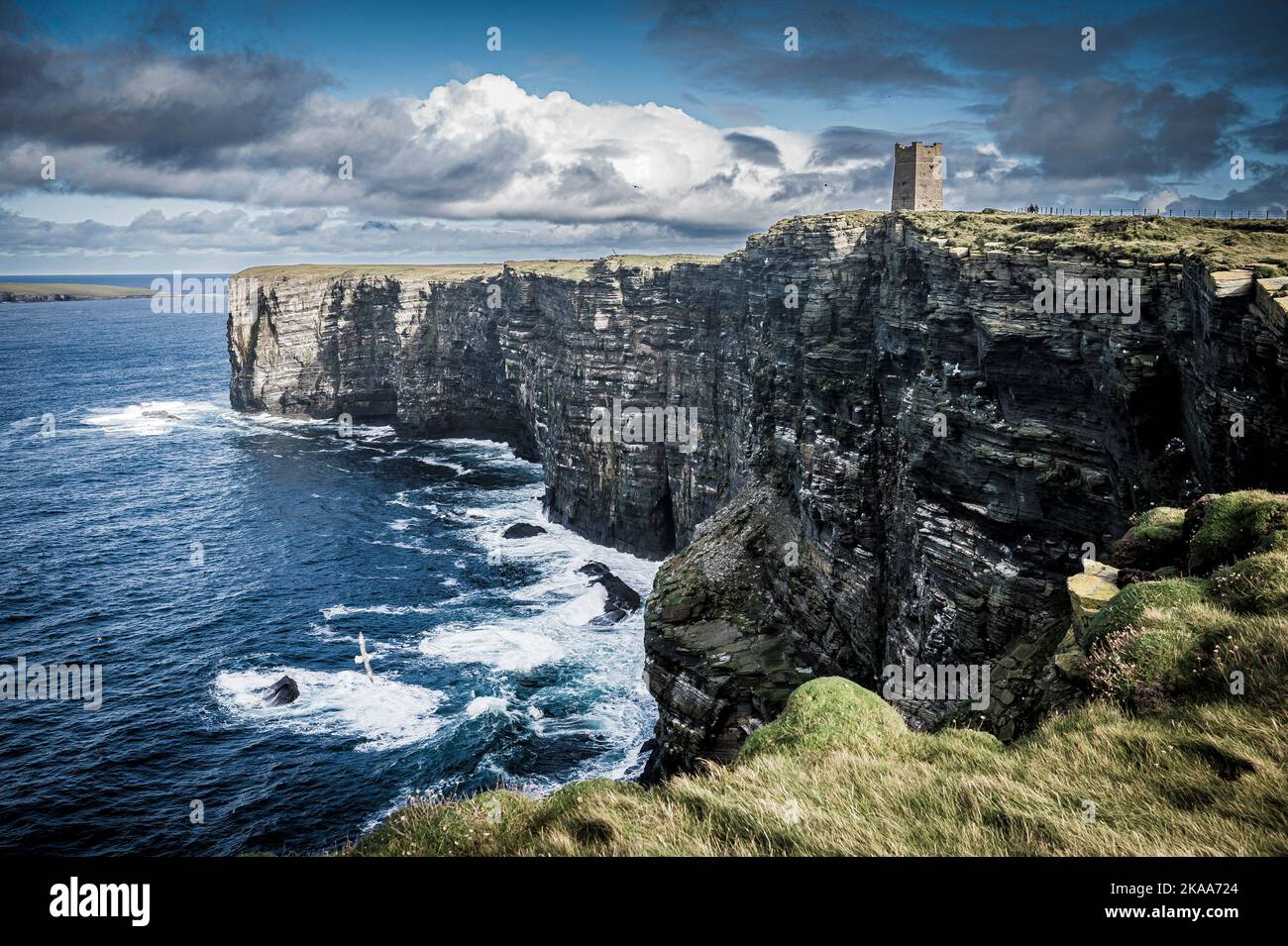 The image is of the Kitchener memorial tower at Marwick Head, dedicated to Field Marshal Earl Kitchener of Khartoum & the crew of HMS Hampshire Stock Photo