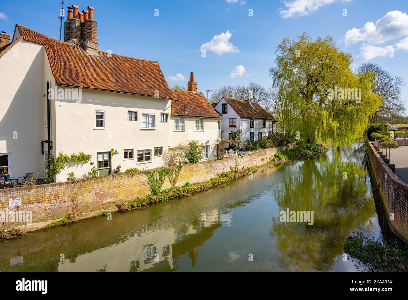 Houses on the banks of the river Blackwater at Coggeshall Essex Stock Photo