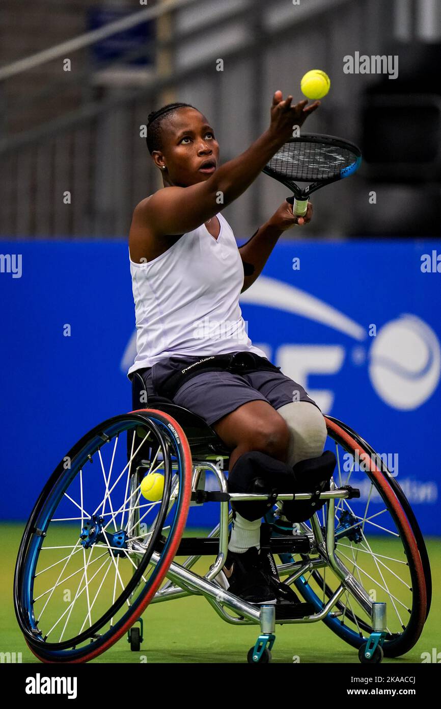 OSS, NETHERLANDS - NOVEMBER 1: Kgothatso Montjane of South Africa serves in her match against Diede de Groot of the Netherlands during Day 3 of the 2022 ITF Wheelchair Tennis Masters at Sportcentrum de Rusheuvel on November 1, 2022 in Oss, Netherlands (Photo by Rene Nijhuis/Orange Pictures) Stock Photo