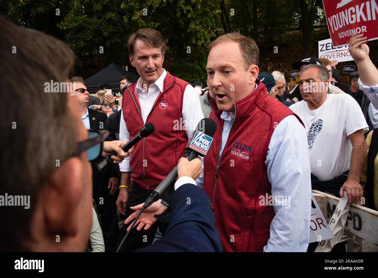 Pleasantville, New York, USA. 31st Oct, 2022. Lee Zeldin talks to ...