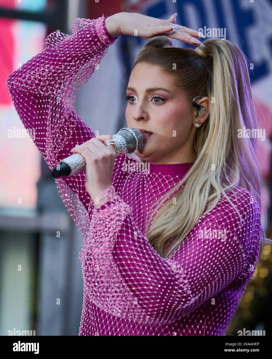 NEW YORK, NY, USA OCTOBER 21, 2022 Meghan Trainor Performs on NBC's