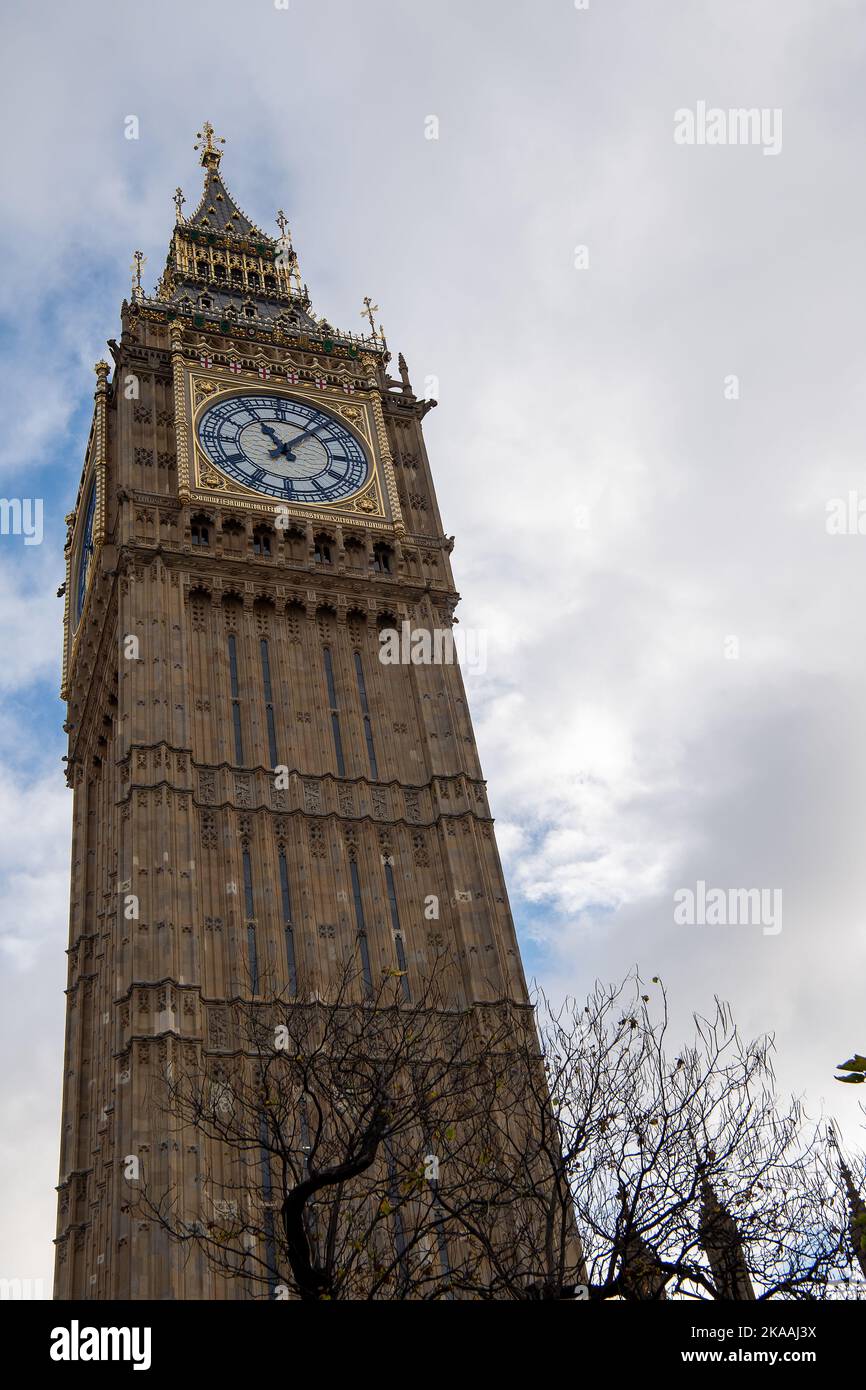 Westminster, London, UK. 1st November, 2022. The Palace of Westminster in London. Labour are reported to have referred Conservative Home Secretary, Suella Braverman to the financial watching following her alleged leaks of e mails. Credit: Maureen McLean/Alamy Stock Photo