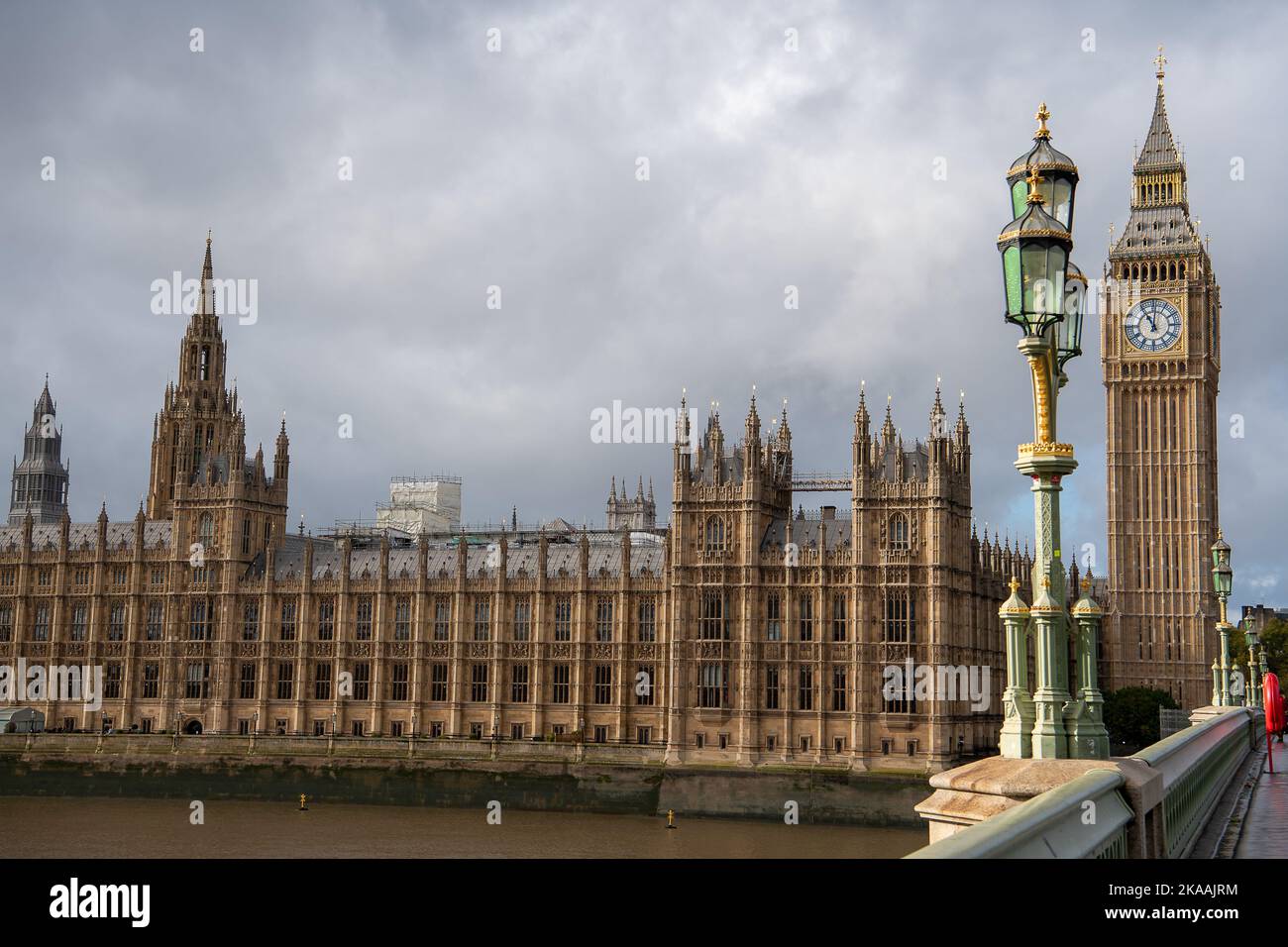 Westminster, London, UK. 1st November, 2022. The Palace of Westminster in London. Labour are reported to have referred Conservative Home Secretary, Suella Braverman to the financial watching following her alleged leaks of e mails. Credit: Maureen McLean/Alamy Stock Photo