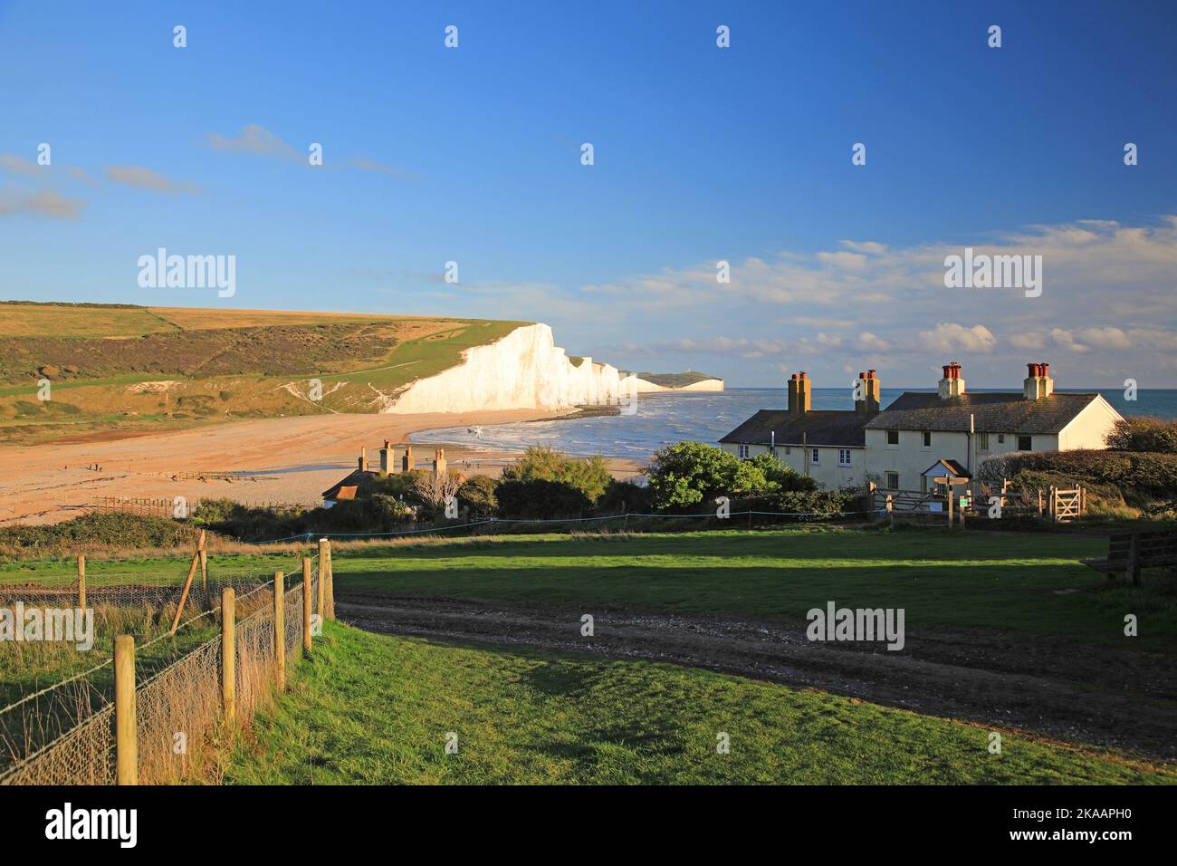 Coast Guard Cottages And Seven Sisters, Cuckmere Haven, East Sussex Stock Photo