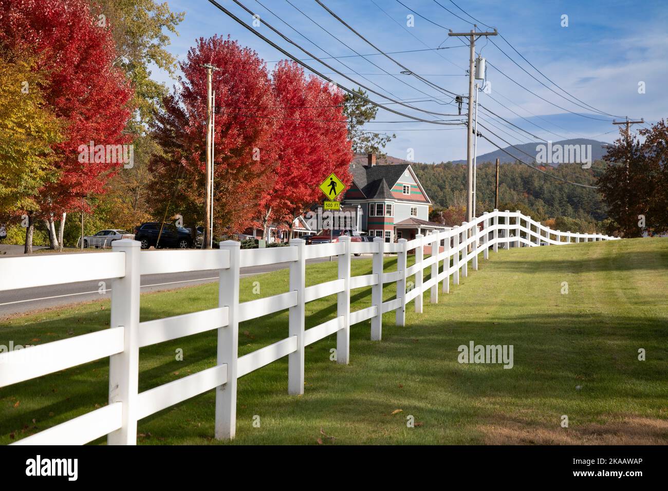 White fence farm perspective hi-res stock photography and images - Alamy