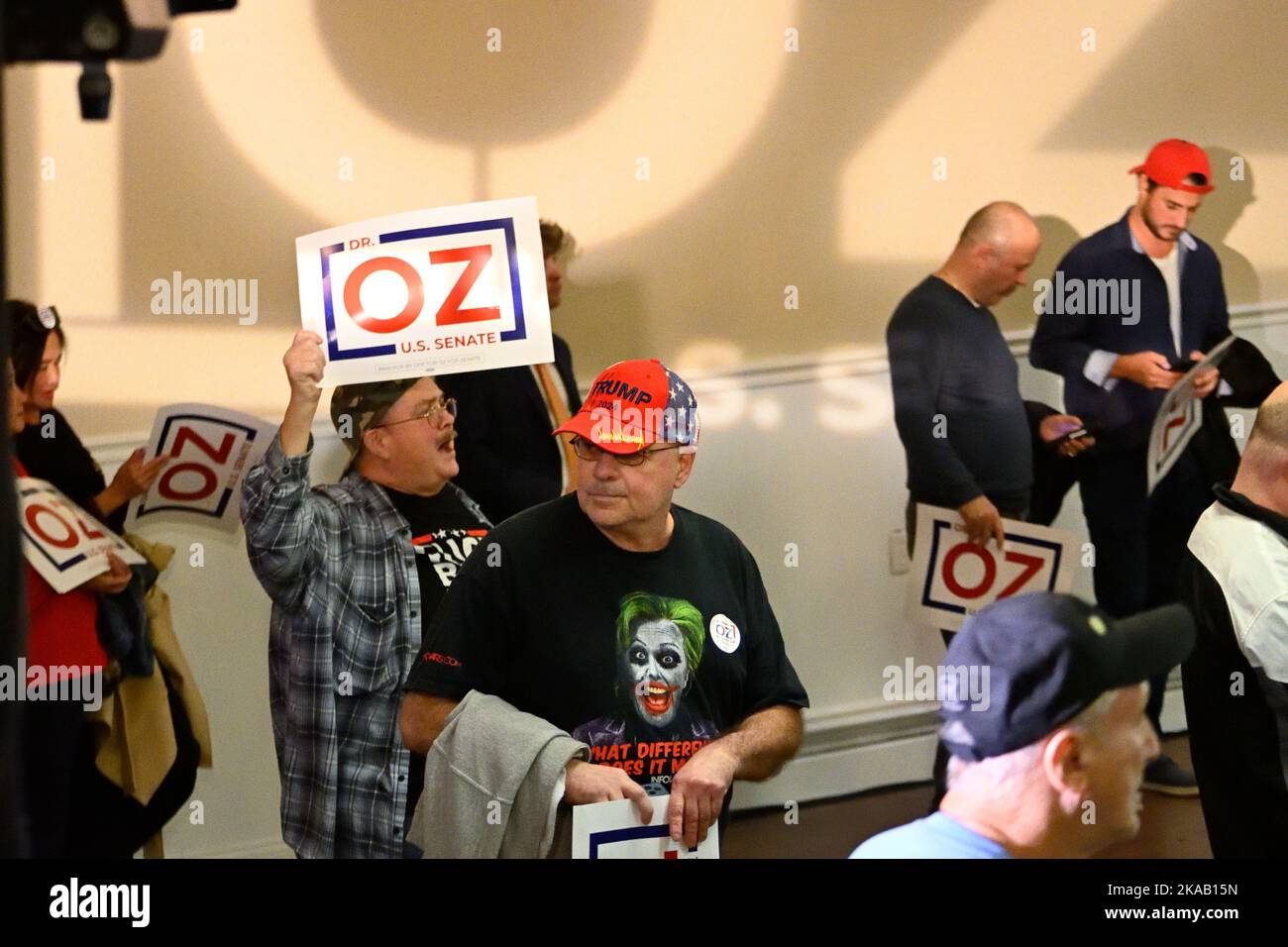 Bensalem, United States. 01st Nov, 2022. Dr. Mehmet Oz, Republican candidate for U.S. Senate holds a rally in Bensalem, PA, USA on November 1. 2022. With a week left until Election Day, Oz and his opposition, Democratic candidate PA Lt. Gov. John Fetterman, hold rallies around the Keystone State to find support for their campaigns in a thigh and closed-watched race of a Pennsylvania U.S. Senate seat. Credit: OOgImages/Alamy Live News Stock Photo