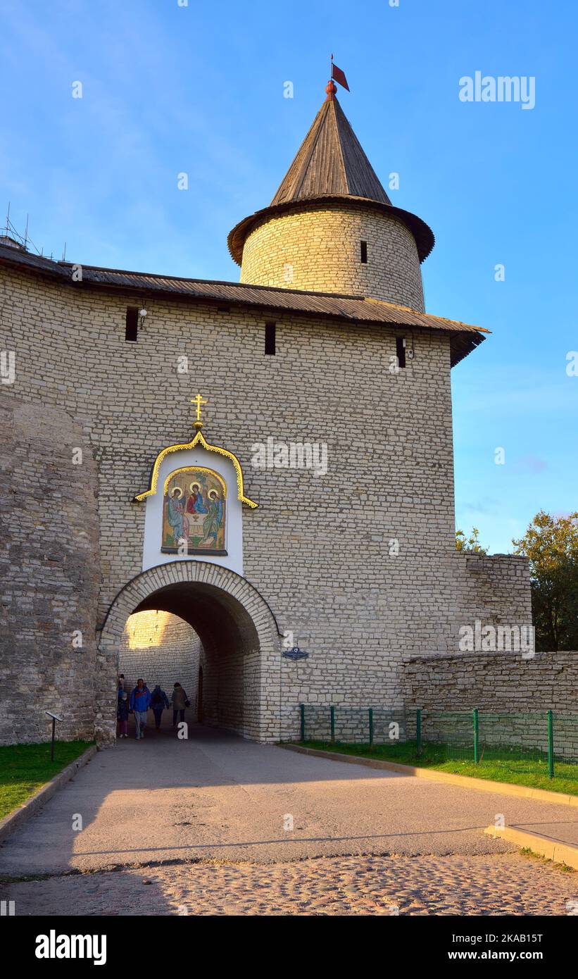 Pskov, Russia, 25.09.2022. The old Pskov Kremlin. The Great Gate at the Trinity Tower, a monument of the XV century Stock Photo