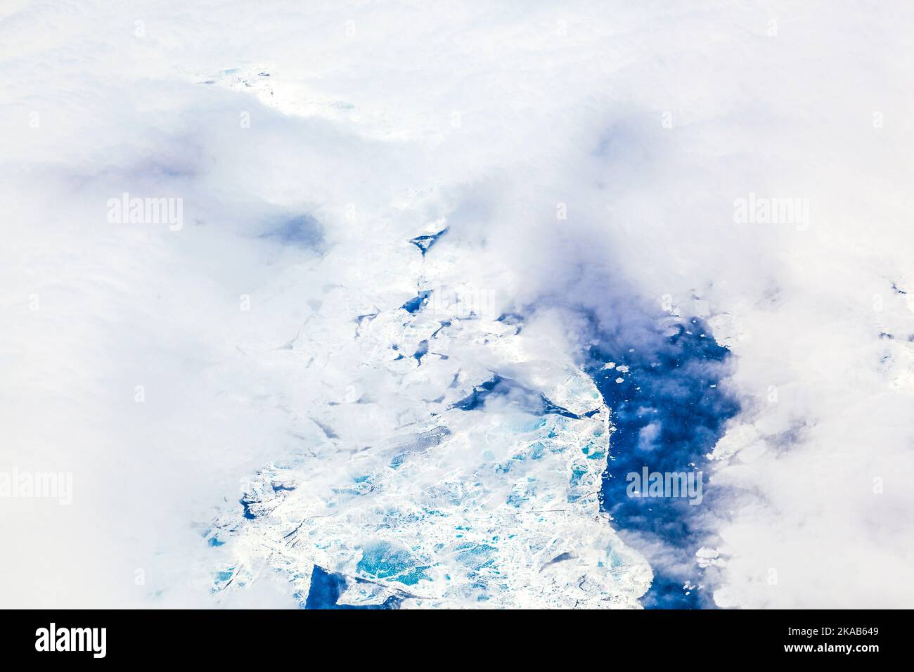 sheet of ice floating on the arctic ocean Stock Photo Alamy