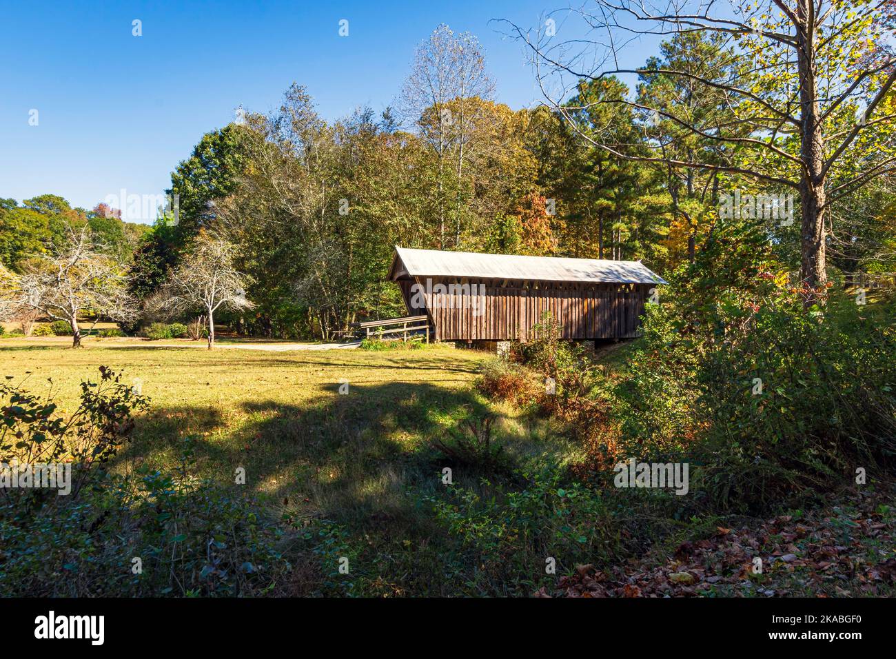 Shiloh walking trail covered bridge hires stock photography and images