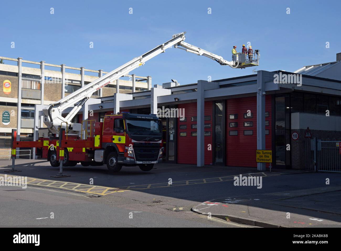 Oxfordshire fire and rescue hires stock photography and images Alamy