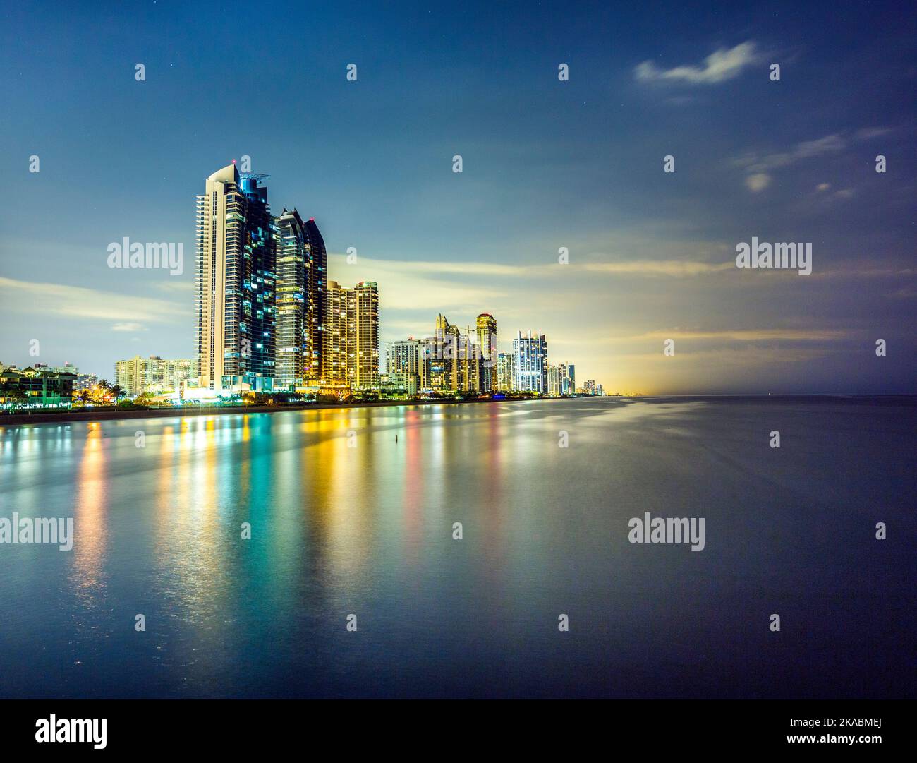Aventura miami hi-res stock photography and images - Alamy