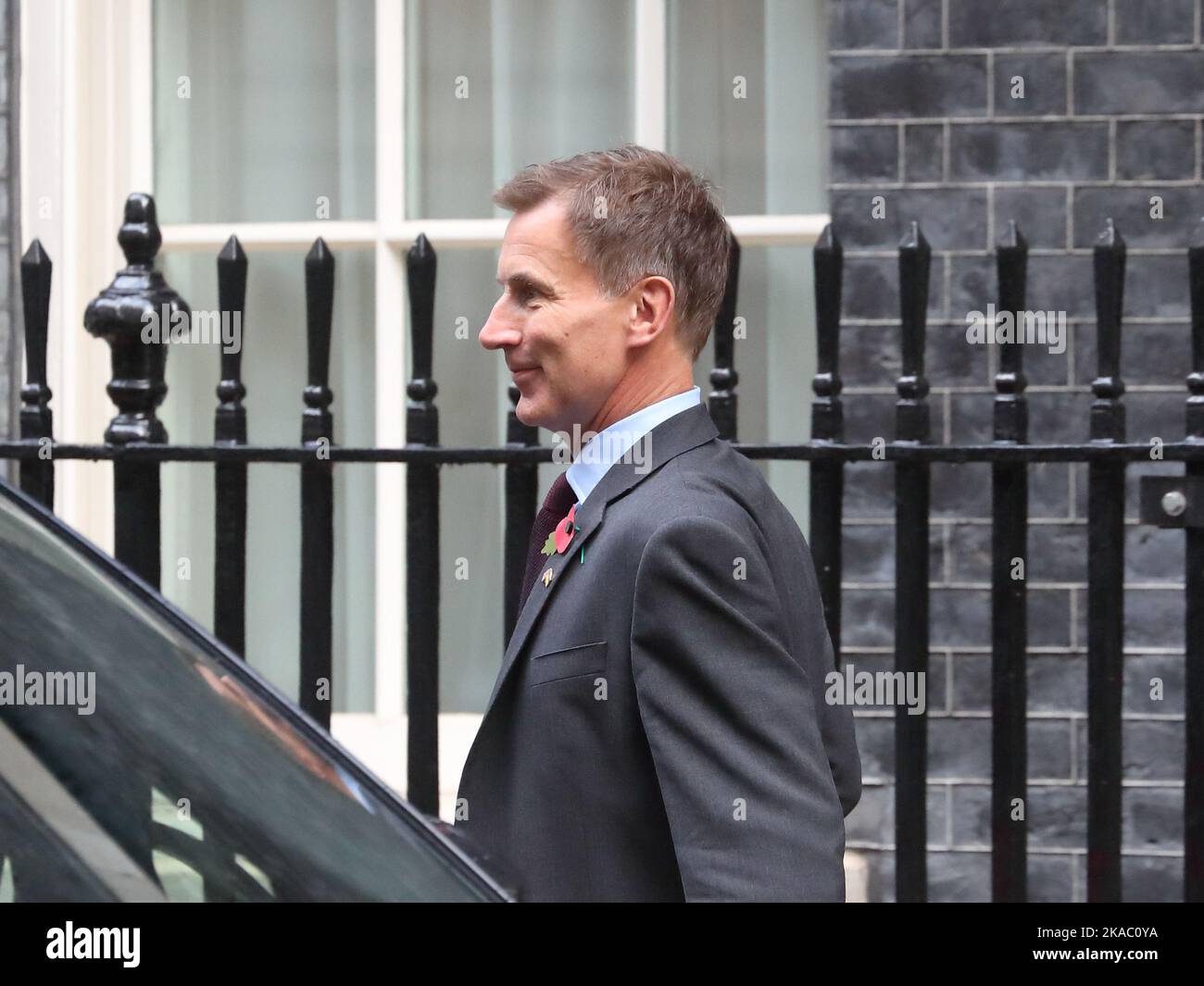 London, UK, 1st November 2022. Chancellor of the Exchequer Jeremy Hunt leaves Downing Street No 10 after the weekly Cabinet Meeting. Stock Photo