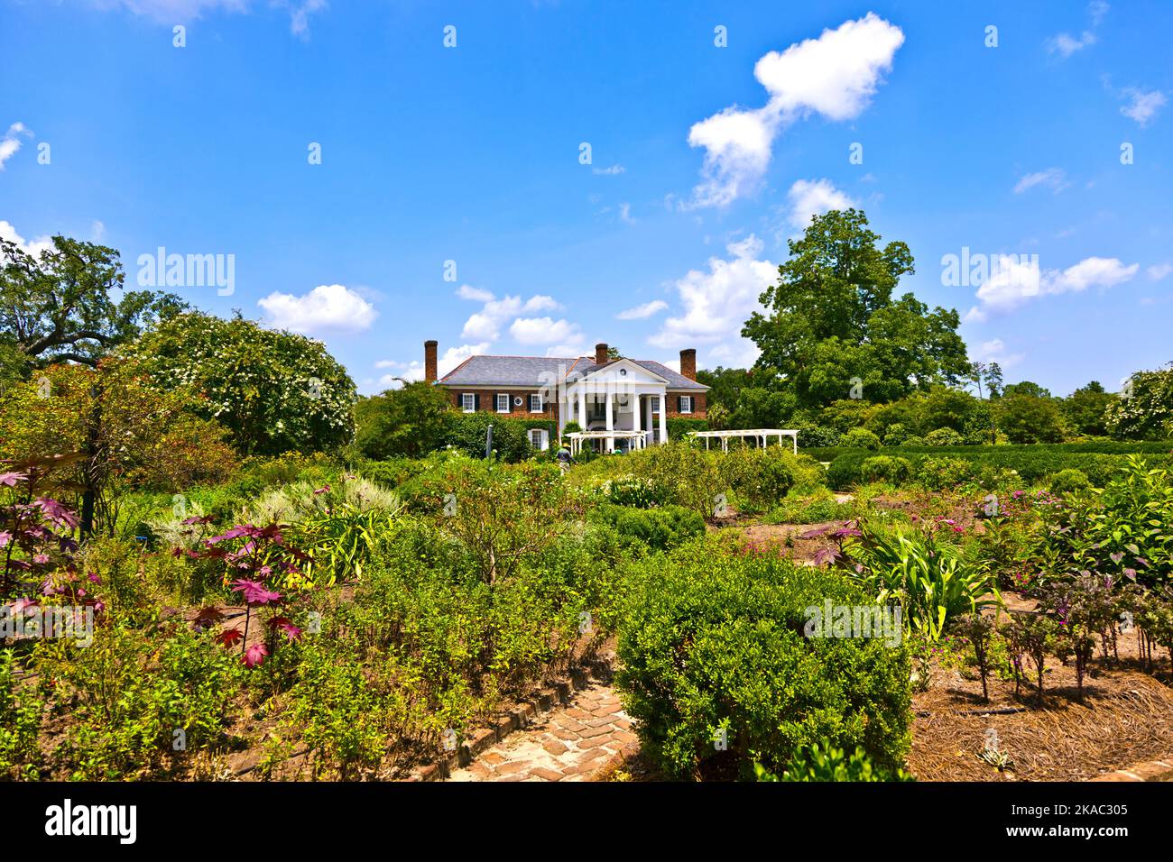old traditional farmhouse in South Carolina Stock Photo - Alamy