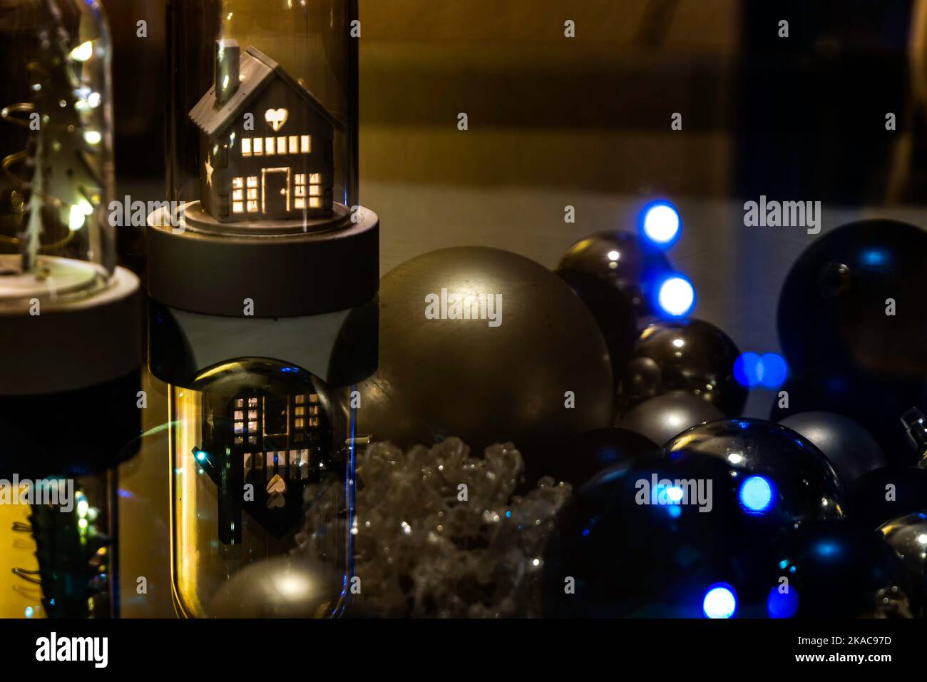 Christmas glass dome hi-res stock photography and images - Alamy
