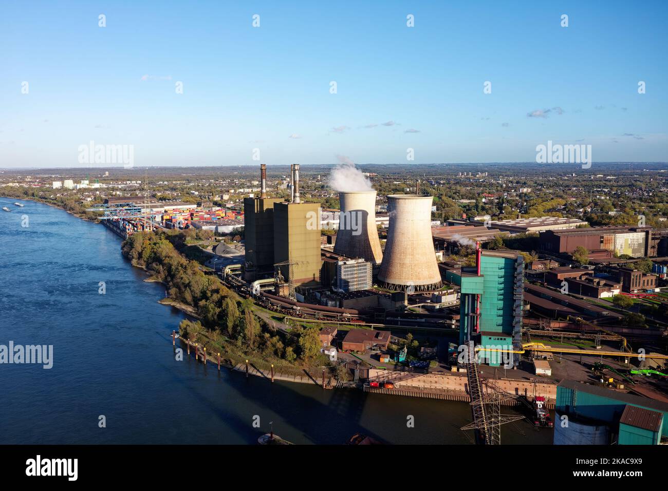 Gas-fired power plant in Duisburg, consisting of 2 units with 320 megawatts electrical output. It uses blast furnace gas, coke oven gas or natural gas Stock Photo