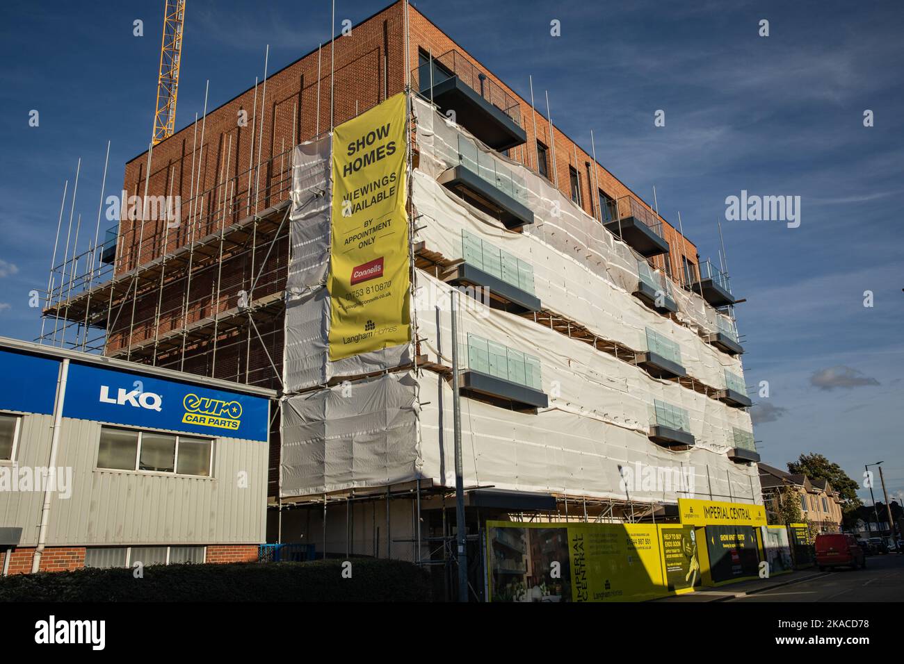 Slough, UK. 28th October, 2022. Apartments for sale are pictured. There