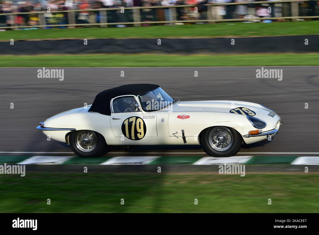 David Gooding, Nigel Greensall, Jaguar E-Type, Stirling Moss Memorial Trophy, featuring closed-cockpit GT cars that raced prior to 1963, a one hour, t Stock Photo