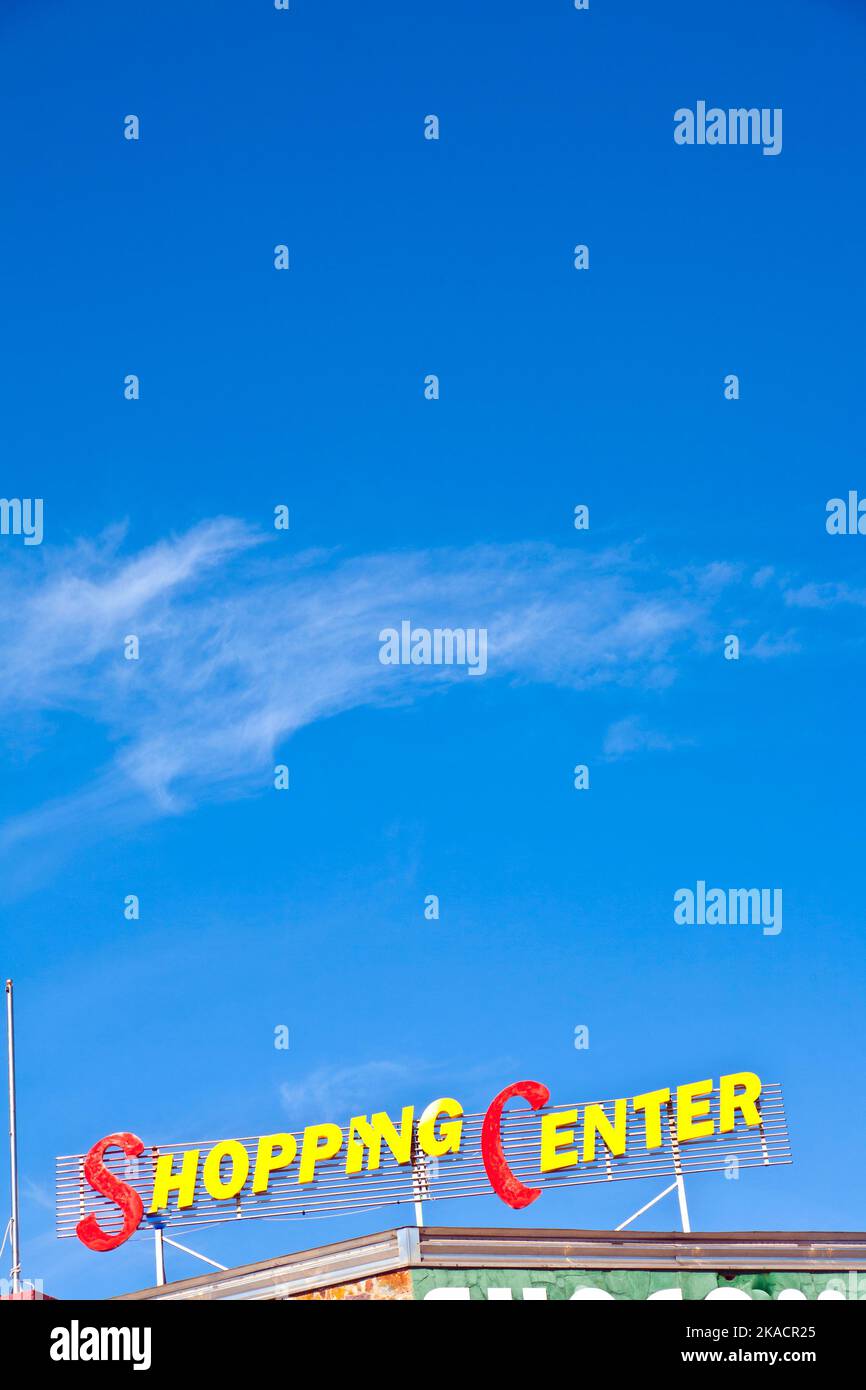 Shopping center sign hi-res stock photography and images - Alamy