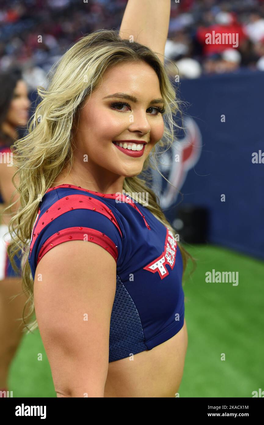 Tennessee titans cheerleaders hi-res stock photography and images - Alamy