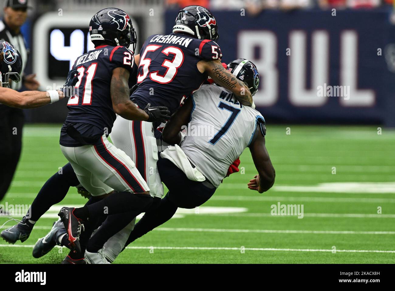 December 15, 2013: Seattle Seahawks outside linebacker Malcolm Smith (53)  tackles New York Giants tight end Bear Pascoe (86) during the first half of  Stock Photo - Alamy