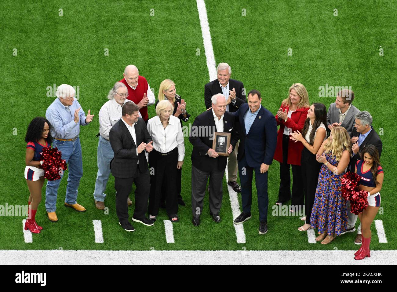 Larry Catuzzi is inducted into the Bowl Season Leadership Hall of Fame at half time of the NFL Football Game between the Tennessee Titans and the Hous Stock Photo