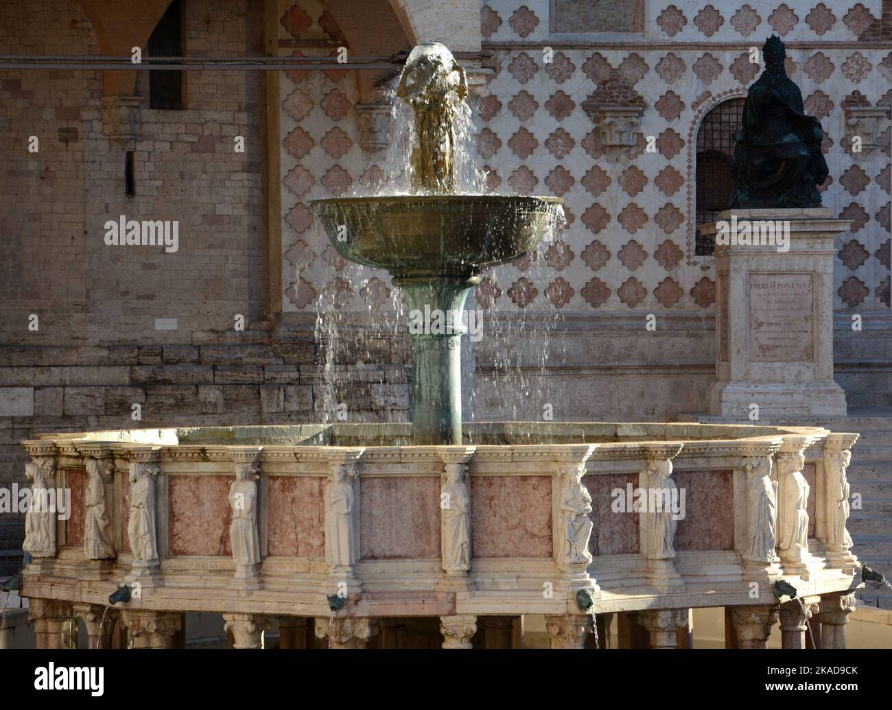 The Fontana Maggiore is located in the center of Piazza IV Novembre in the center of Perugia. Work of the 13th century second half of Giovanni Pisano Stock Photo