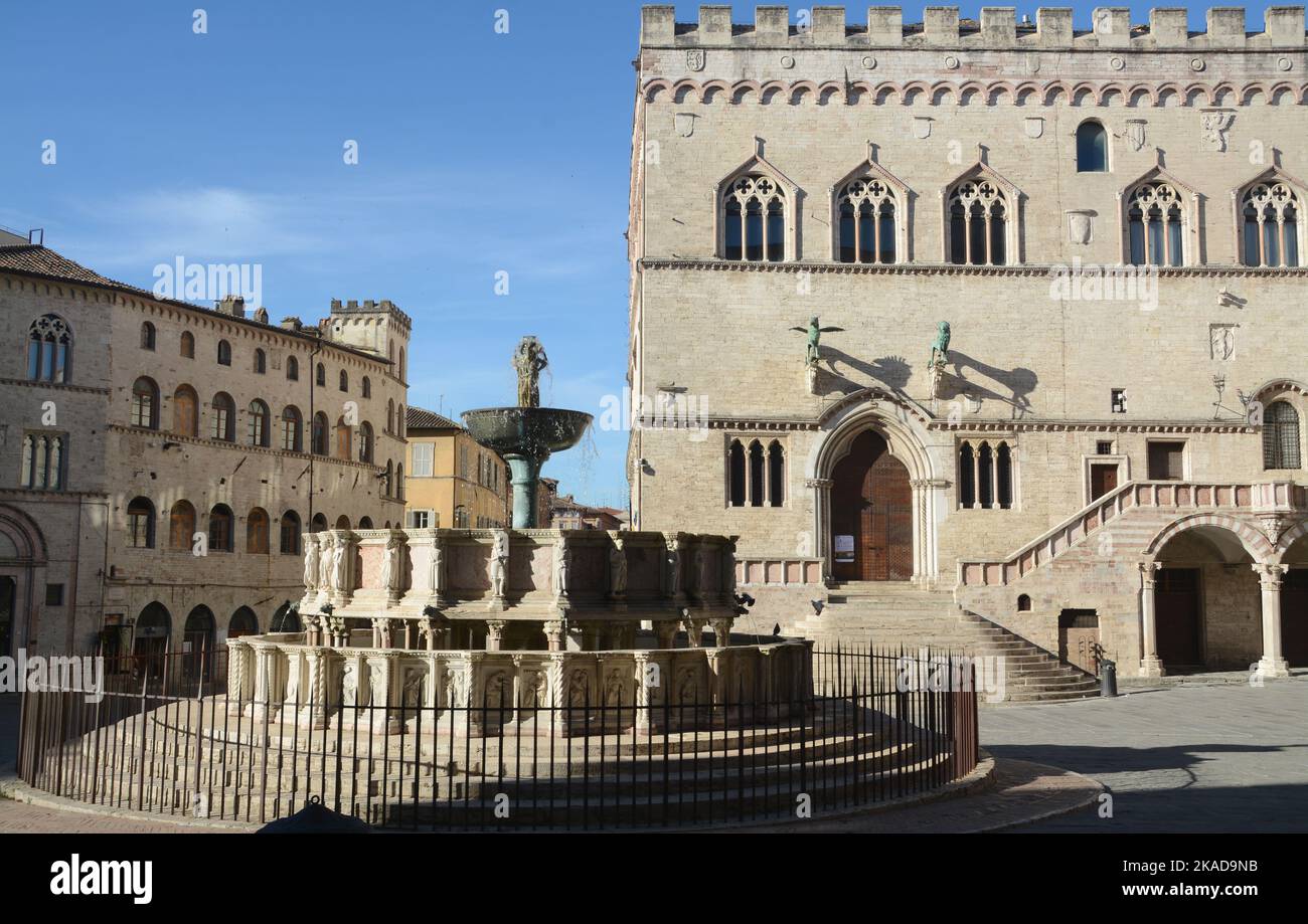 The Fontana Maggiore is located in the center of Piazza IV Novembre in the center of Perugia. Work of the 13th century second half of Giovanni Pisano Stock Photo