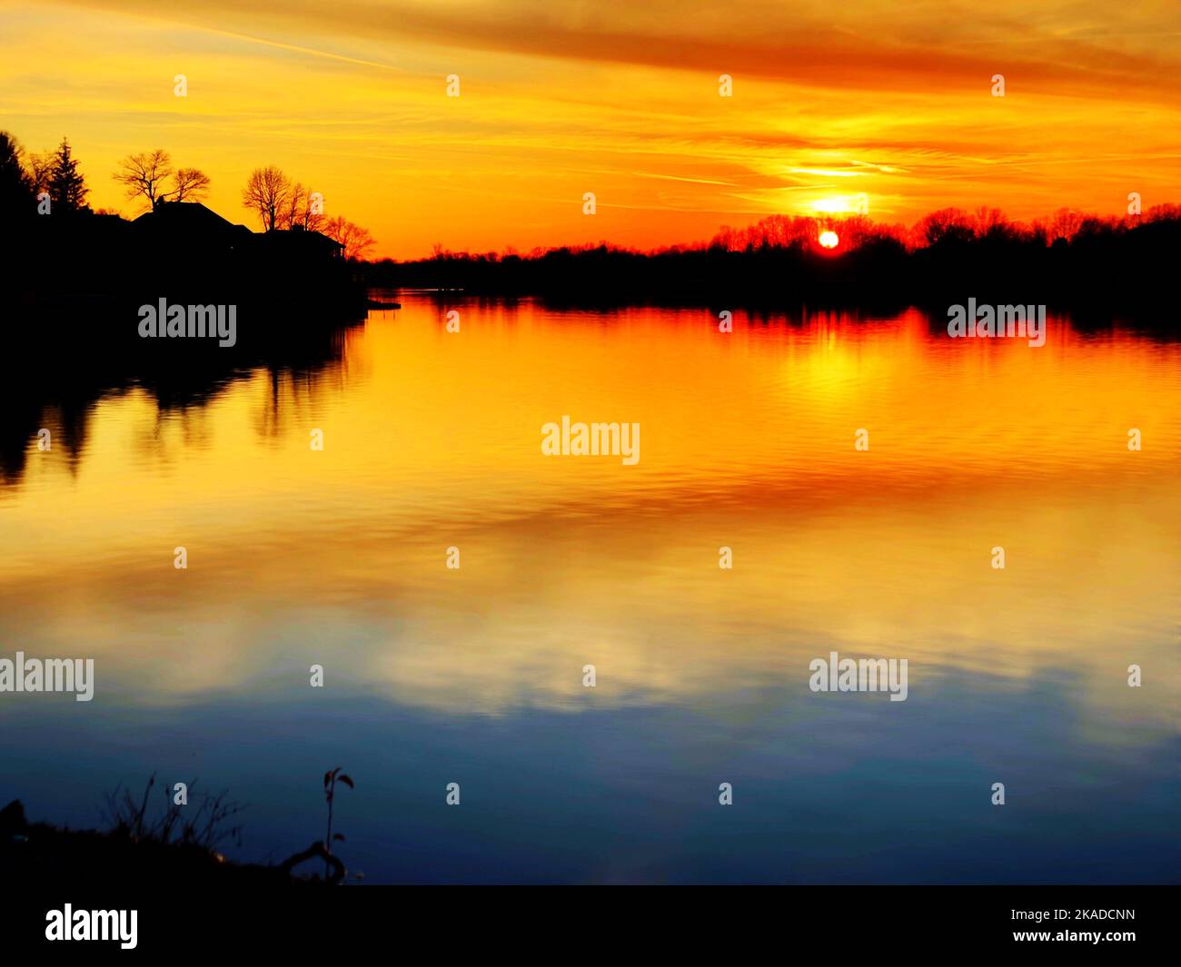 A scenic sunset over the Morse Lake in Cicero Indiana Stock Photo Alamy