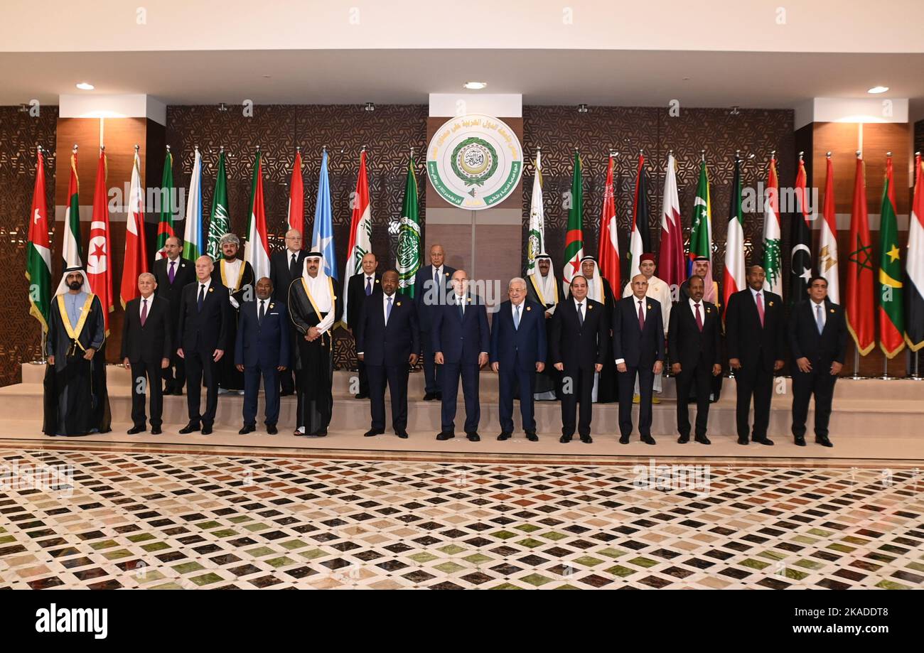 (221102) -- ALGIERS, Nov. 2, 2022 (Xinhua) -- Attendees pose for a group photo before the opening ceremony of the 31st session of the Arab League Summit in Algiers, Algeria, Nov. 1, 2022. The summit kicked off on Tuesday evening in the Algerian capital of Algiers with regional food security and Palestinian issue being on top of agenda. (Algerian Presidency/Handout via Xinhua) Stock Photo