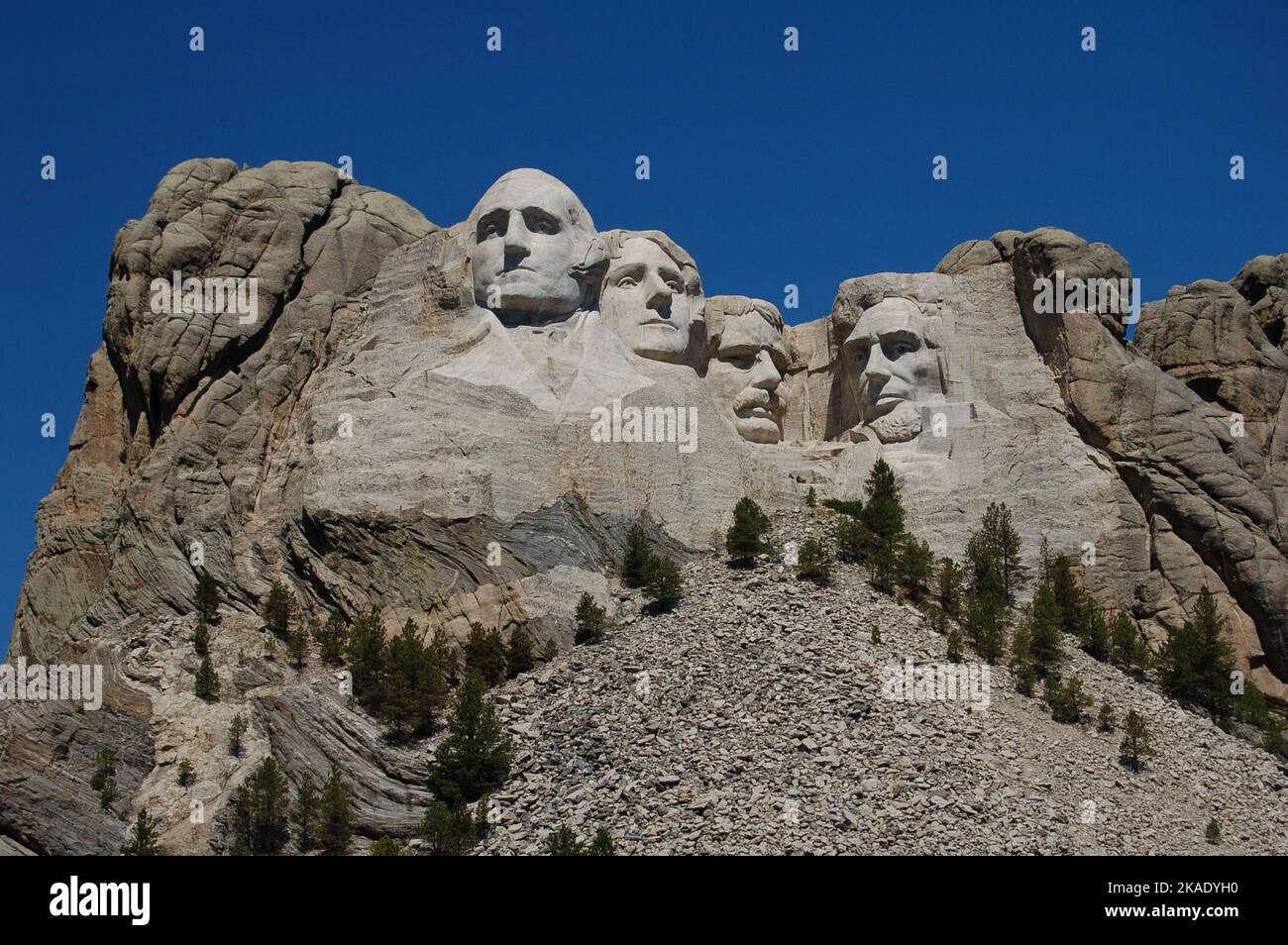 The Mount Rushmore famous peoples faces carved in the rock Stock Photo ...