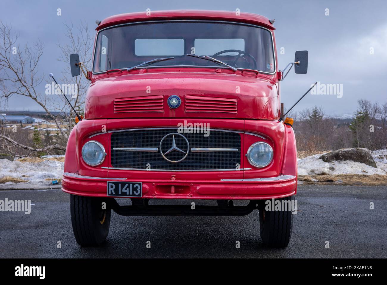 Vintage mercedes truck hi-res stock photography and images - Alamy