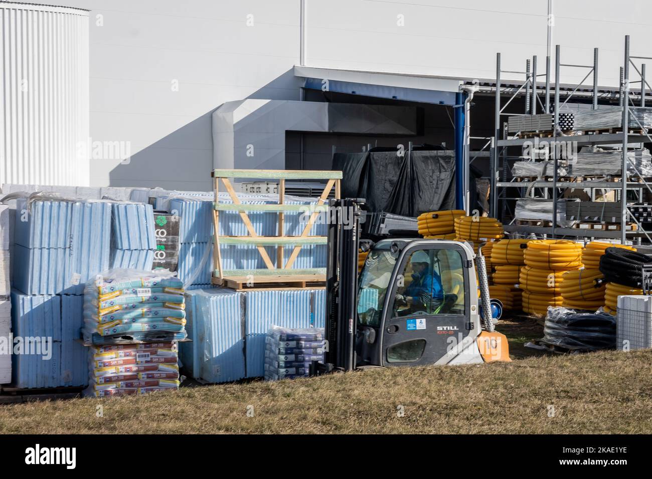 Construction materials outside hi-res stock photography and images - Alamy