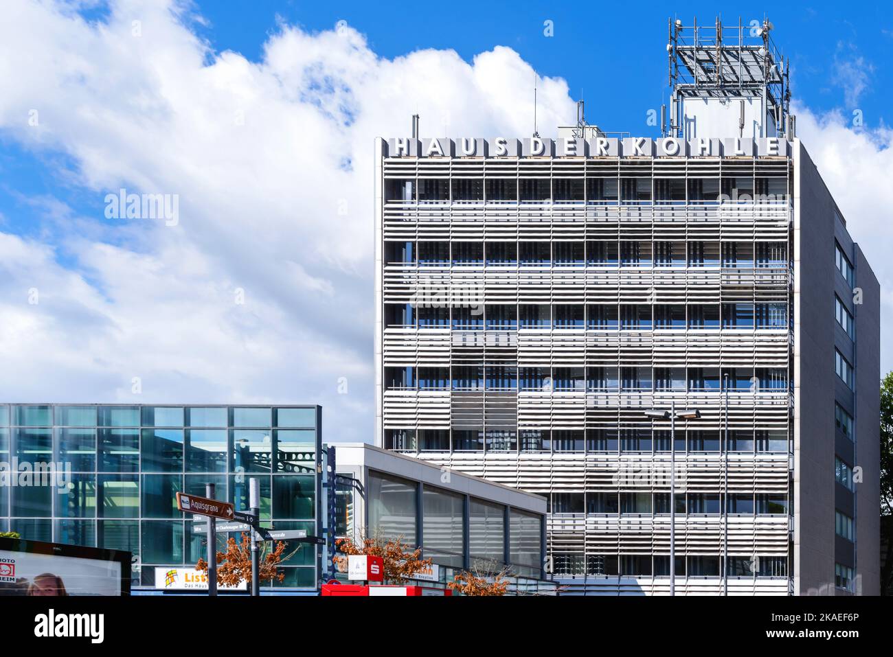 Aachen 2022 -The House of Coal (Haus der Kohle) was built in 1964 by the architect Siegfried Reitz. It is one of the few 'quality' buildings of the 60 Stock Photo