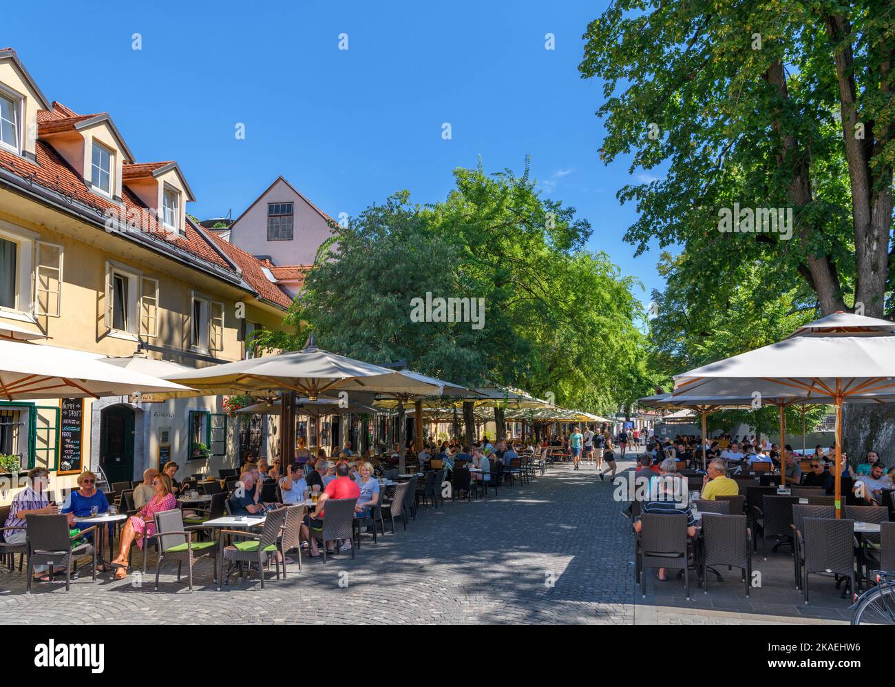 Bars and cafes on Petkovškovo nabrežje, old town, Ljubljana, Slovenia Stock Photo