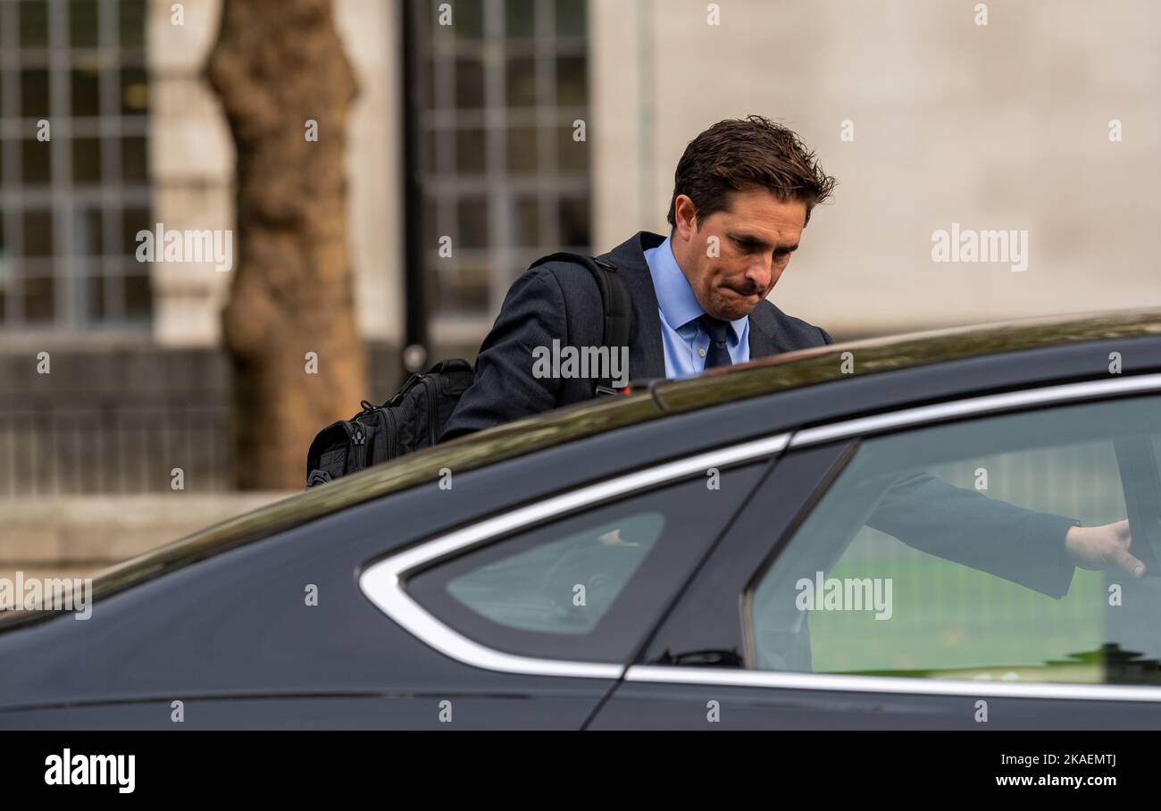 London, UK. 2nd Nov, 2022. Ministers at the Cabinet office Johnny Mercer MP, Minister for veteran affairs, Credit: Ian Davidson/Alamy Live News Stock Photo