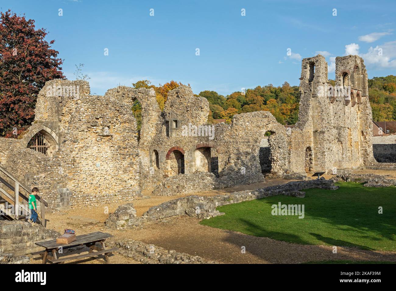 Wolvesey Castlefields Boy england ruins hi-res stock photography and images - Alamy