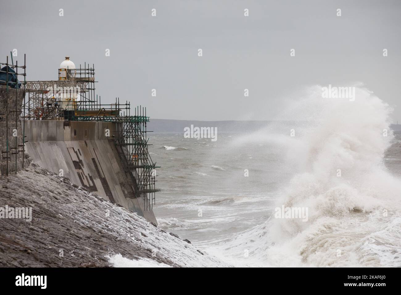 Porthcawl, South Wales, UK.  2 Oct ’ 22.  UK weather: Waves crash on the coast this afternoon, caused by Storm Claudio.  Credit: Andrew Bartlett/Alamy Live News Stock Photo