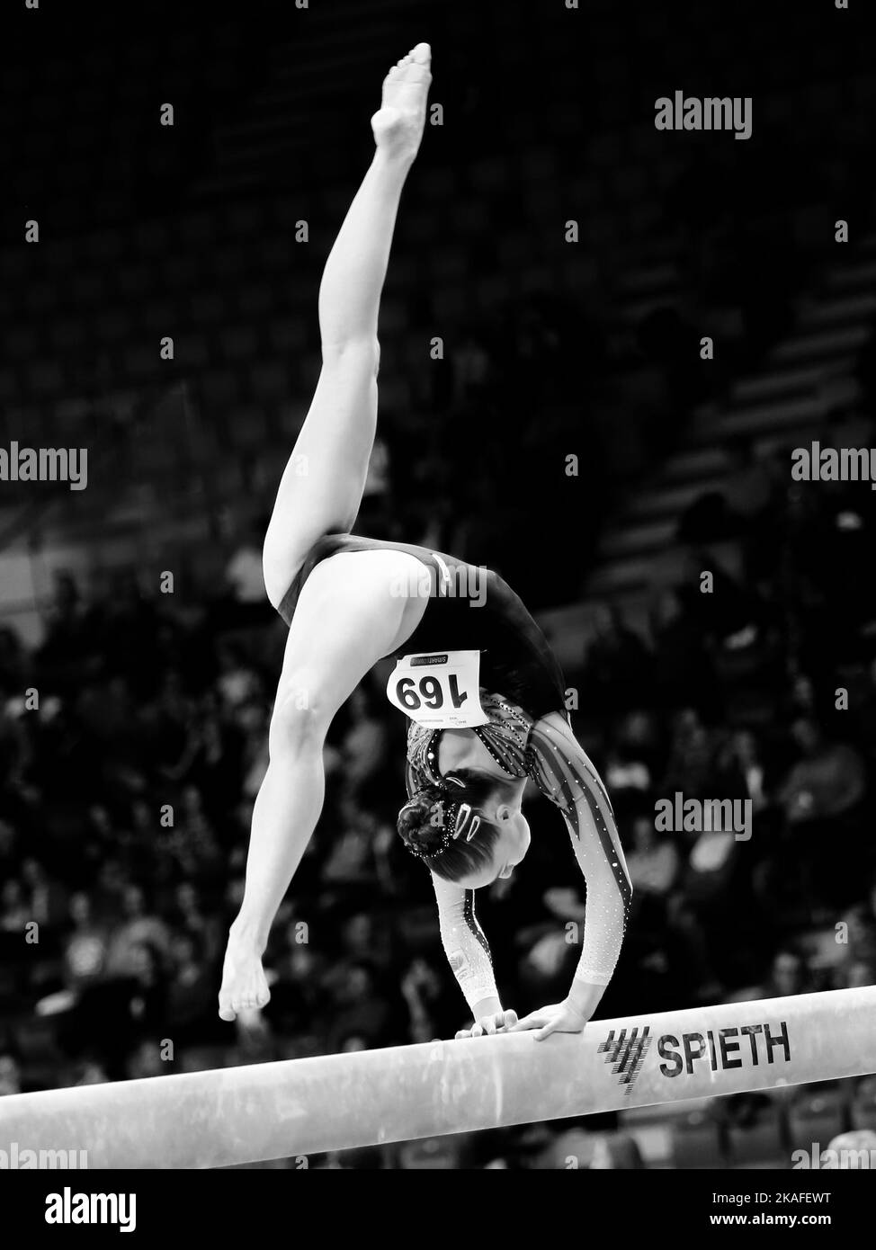 Gymnastics balance beam france hi-res stock photography and images - Alamy