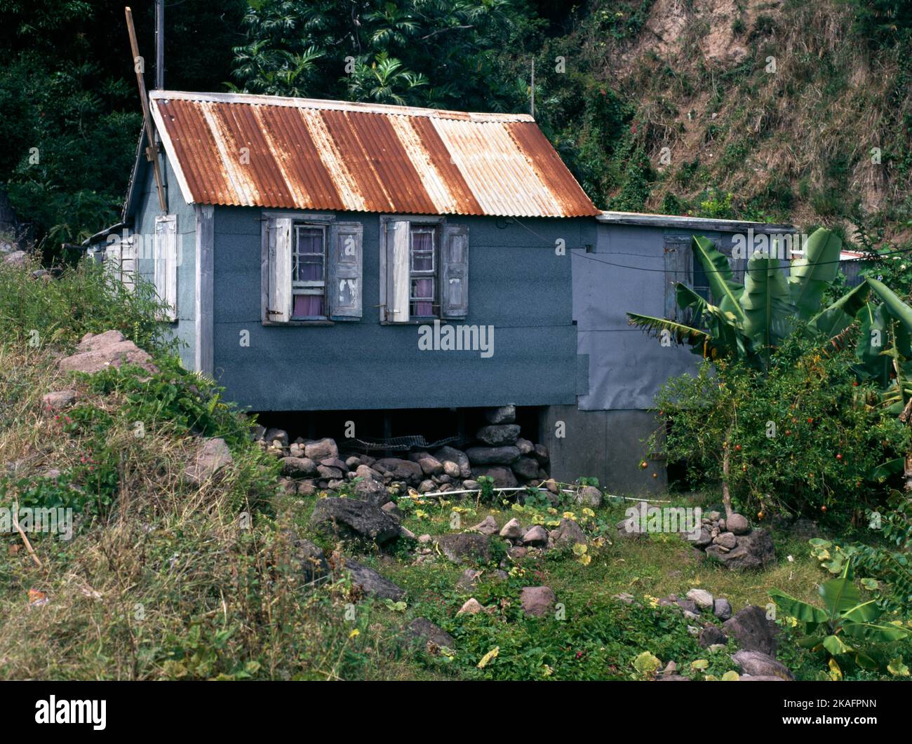 Tin house roof hi-res stock photography and images - Alamy