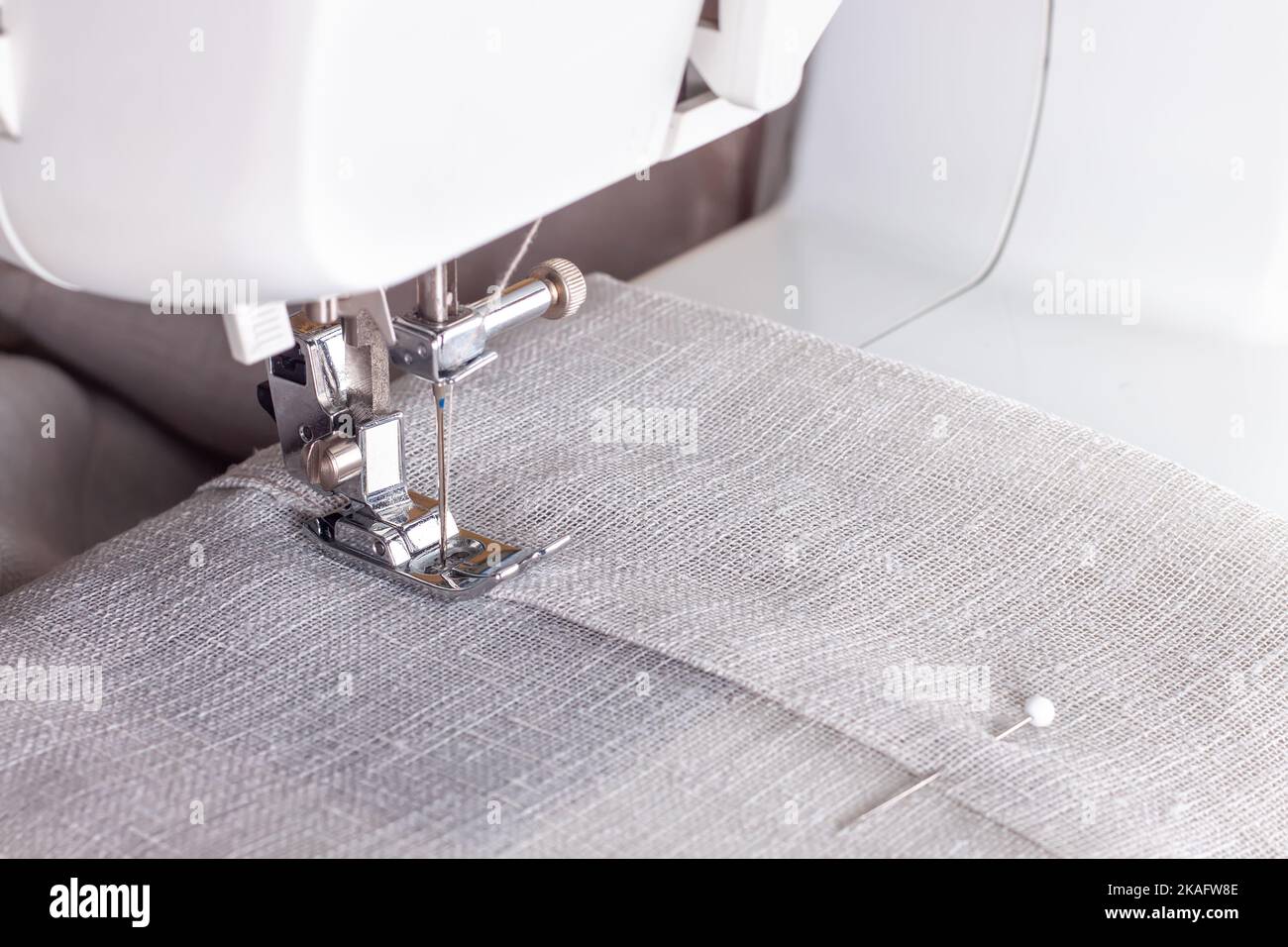 Upholstery needle hi-res stock photography and images - Alamy